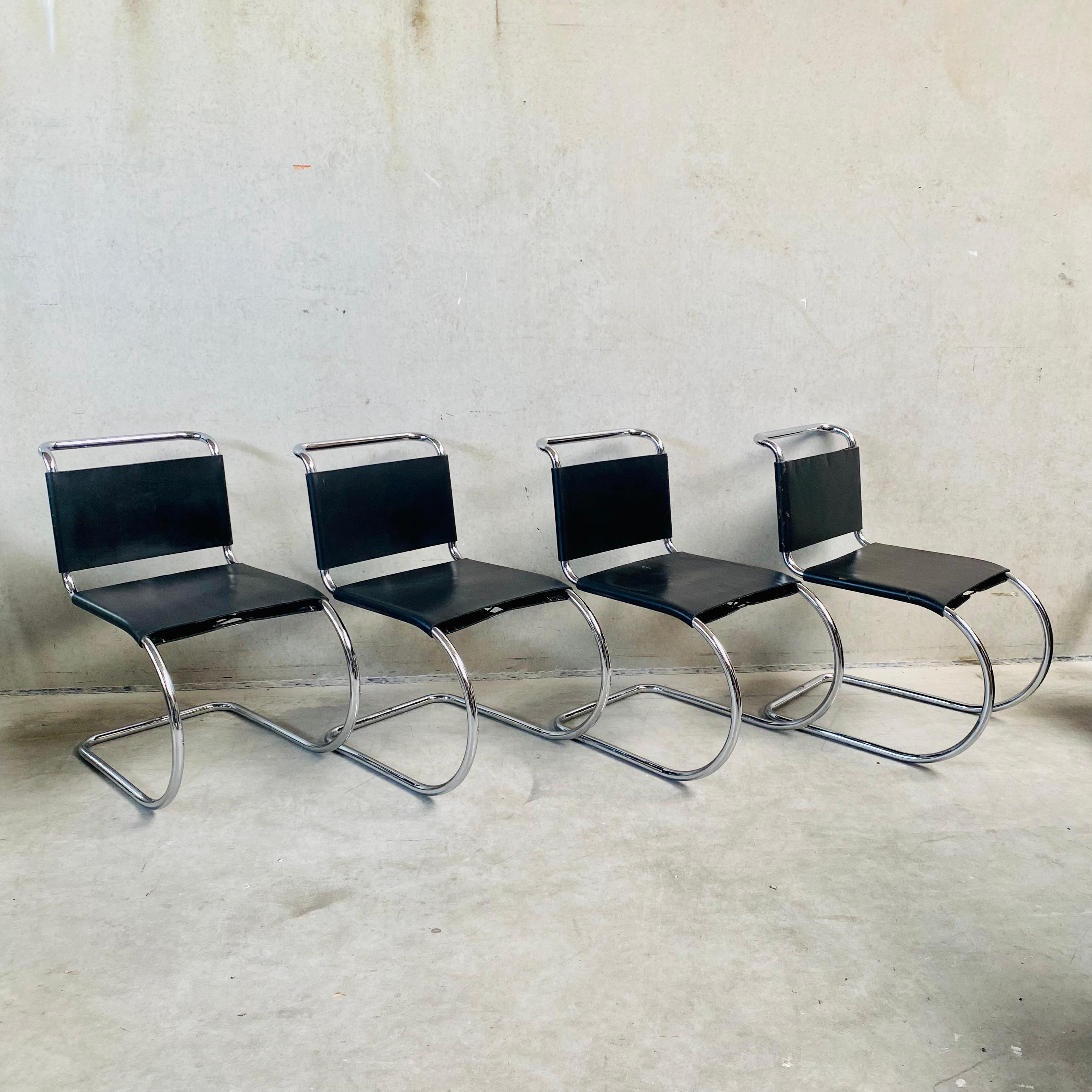 4 chaises de salle à manger en cuir Bononia de Mies Van Der Rohe, Série Mr, Italie, 1970 en vente 2