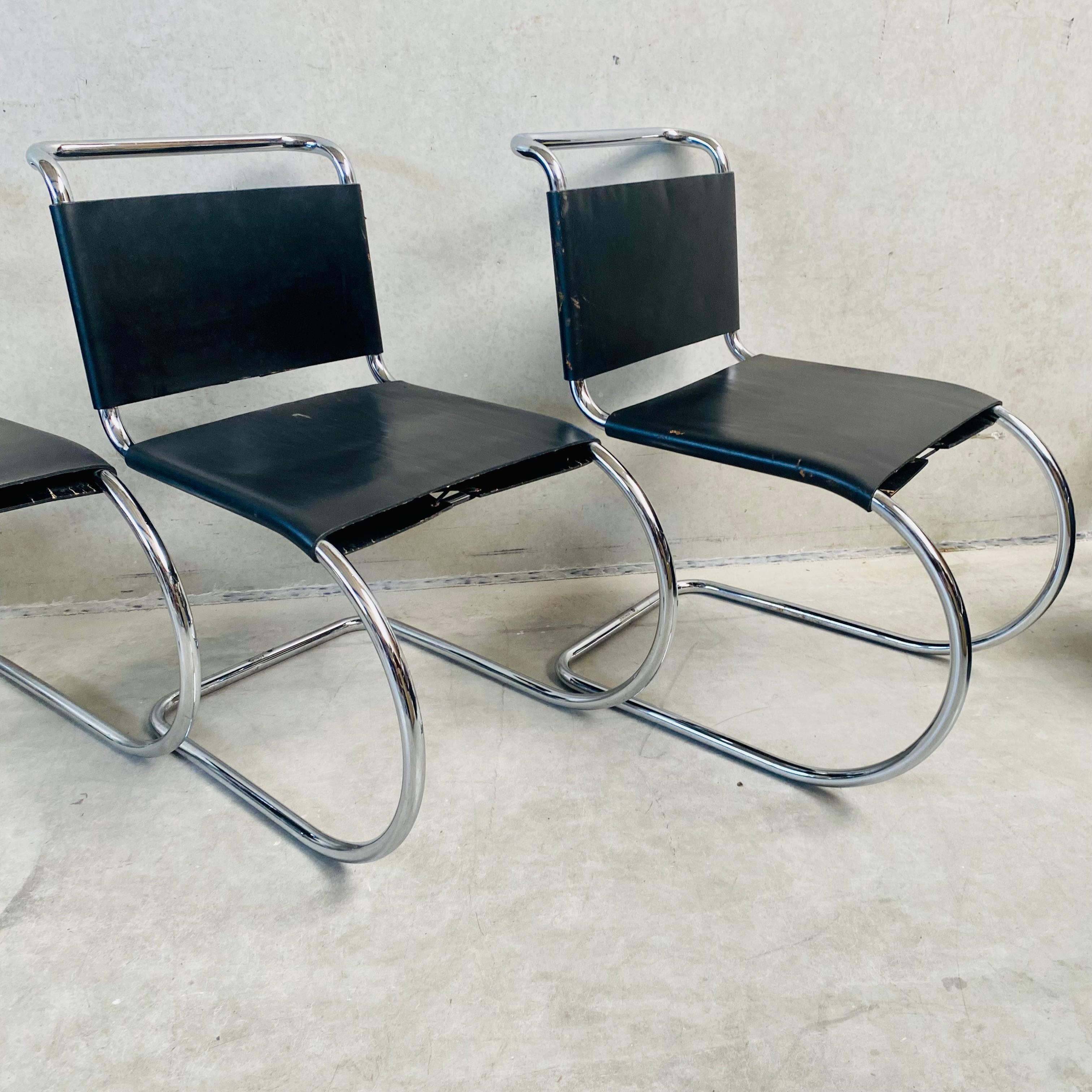 Fin du 20e siècle 4 chaises de salle à manger en cuir Bononia de Mies Van Der Rohe, Série Mr, Italie, 1970 en vente