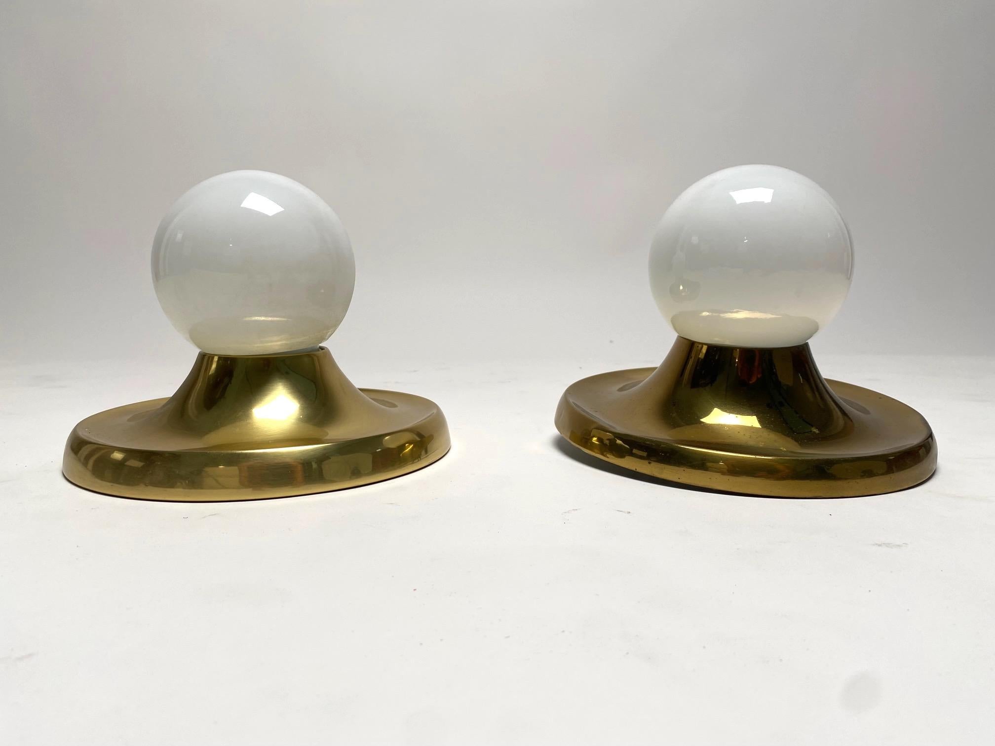Mid-Century Modern Set of 4 Light Ball table, ceiling and wall lamp by Castiglioni, Flos For Sale