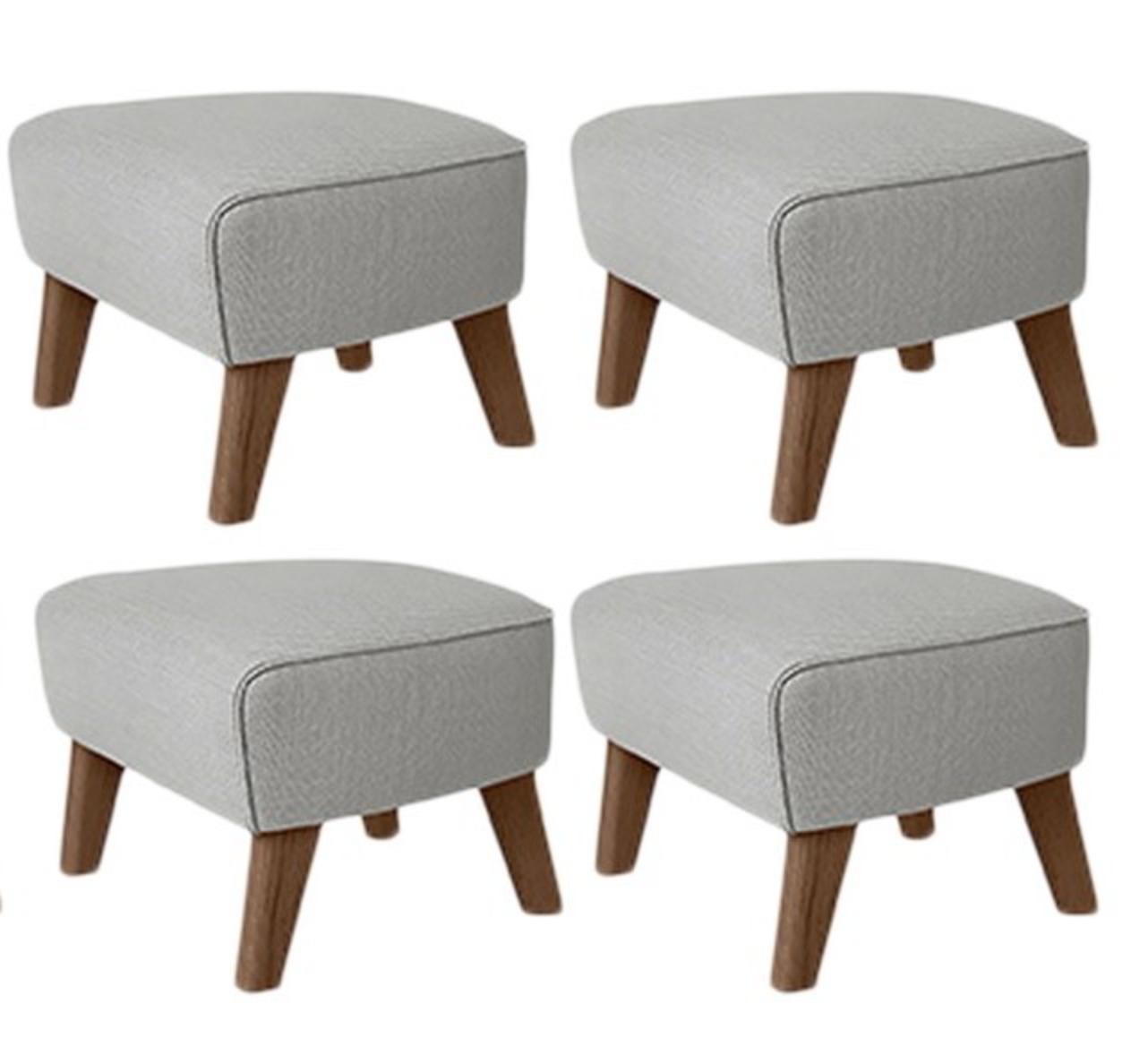 Lot de 4 chaises gris clair, chêne fumé Raf Simons Vidar 3 My Own chair footstool by Lassen
Dimensions : L 56 x P 58 x H 40 cm 
Matériaux : Textile
Également disponible : Autres couleurs disponibles.

Le pouf My Own Chair a été conçu dans le