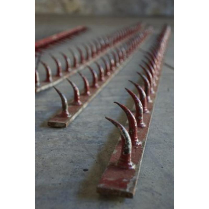 Juego de 4 ganchos de carnicero lineales, Francia, años 40 Industrial en venta