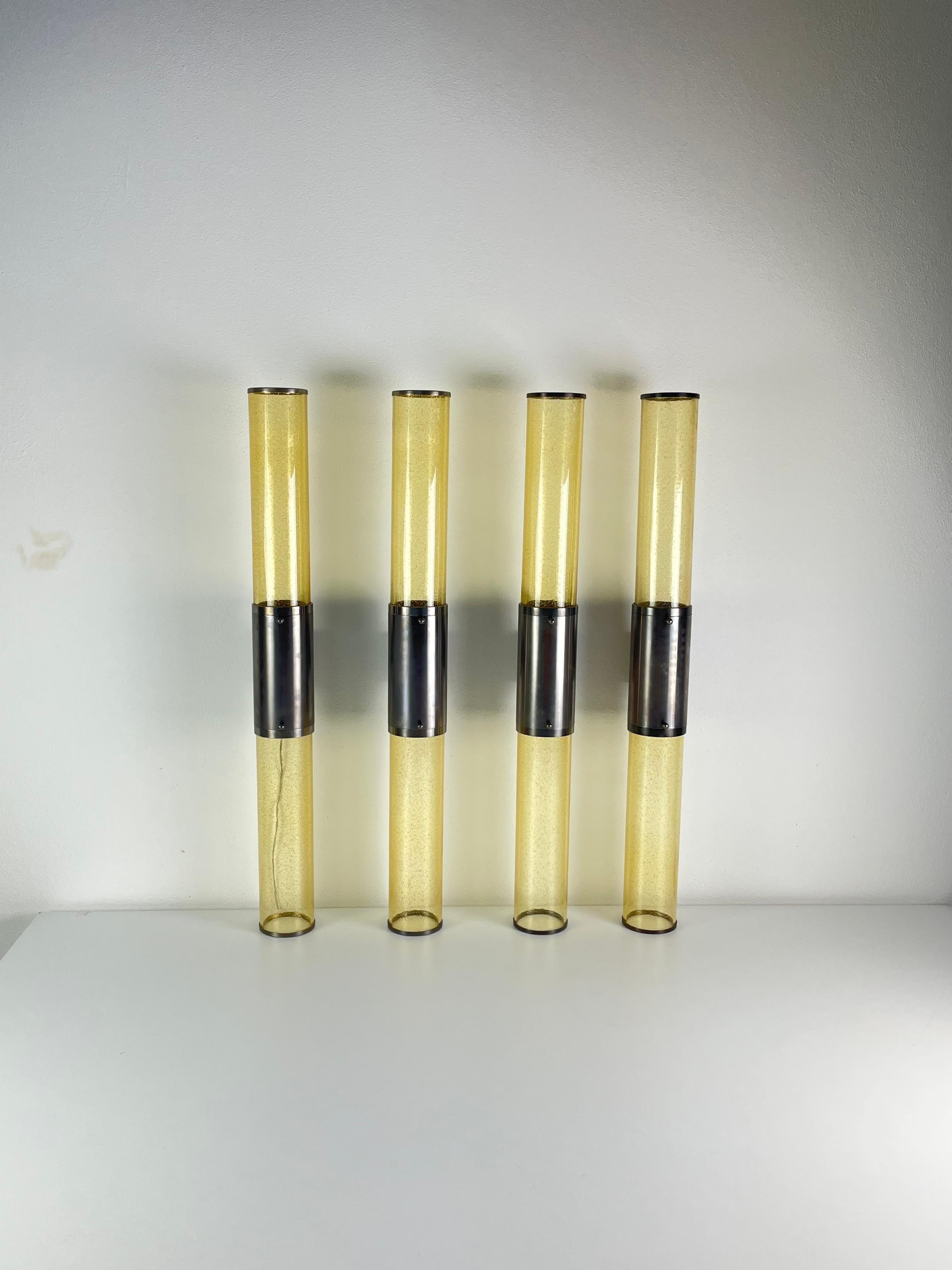 Satz von 4 langen, doppelflammigen Wandleuchten aus Muranoglas und Stahl, 1980er Jahre (Italienisch) im Angebot