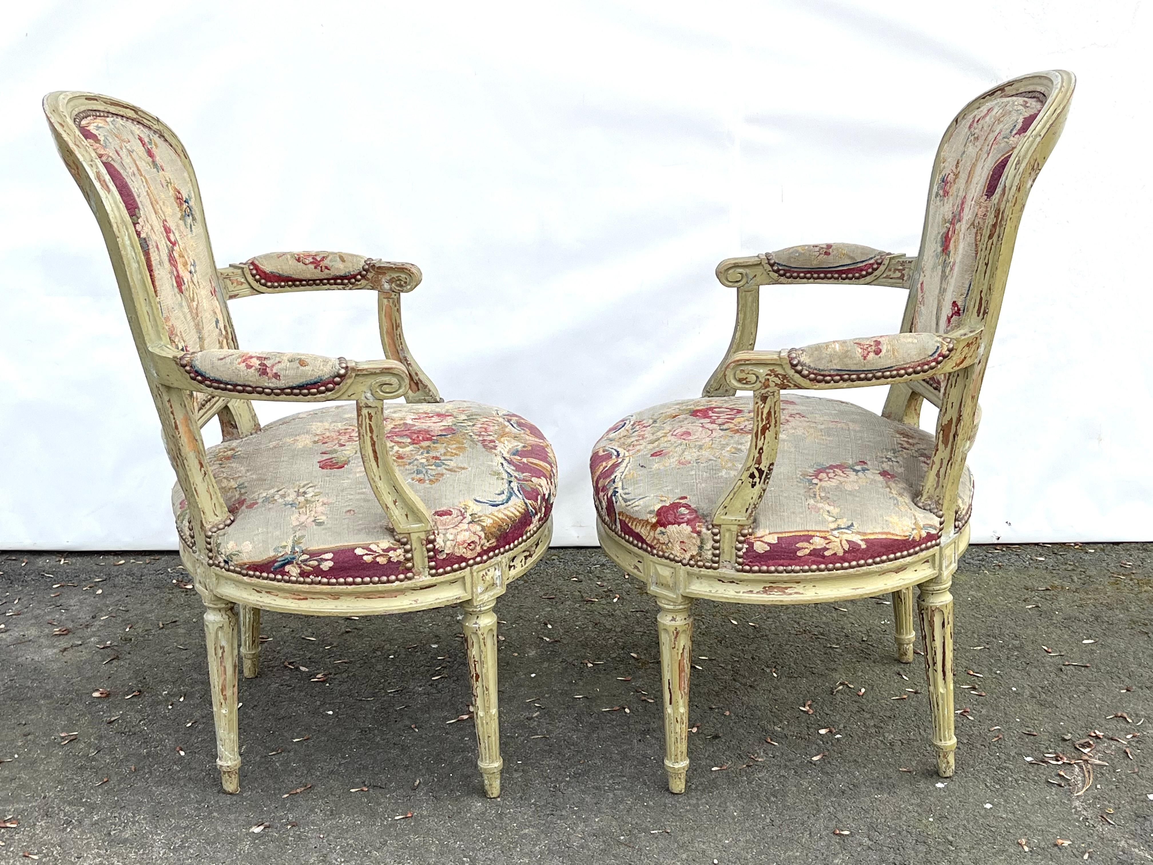 Hêtre Ensemble de 4 fauteuils d'époque Louis XVI estampillés F. Lapierre à Lyon en vente