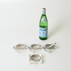 Set di 4 posacenere in lucite e cromo in stile Dior, stile Dior, Francia anni '70