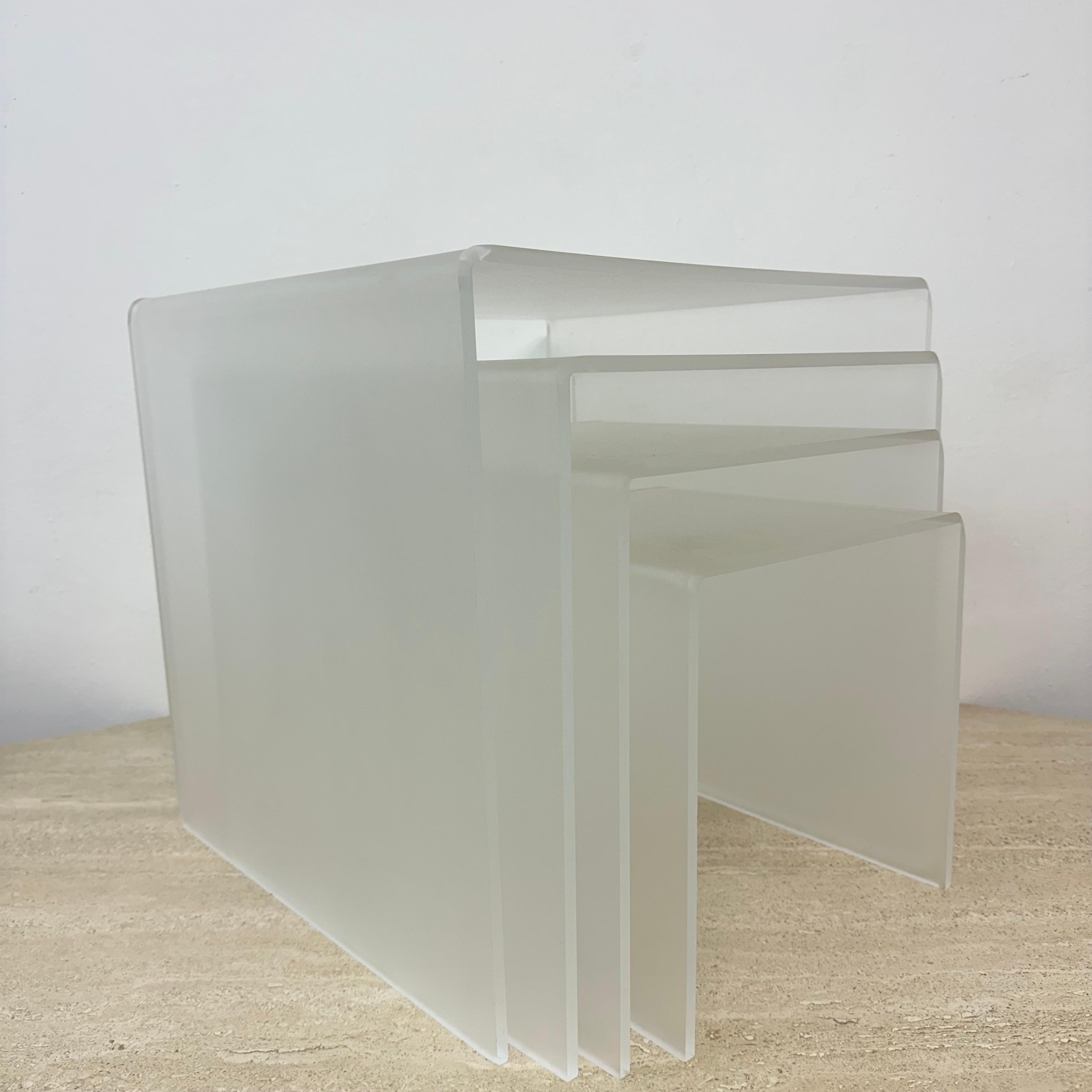 Set of 4 lucite nesting tables , 1970s For Sale 5