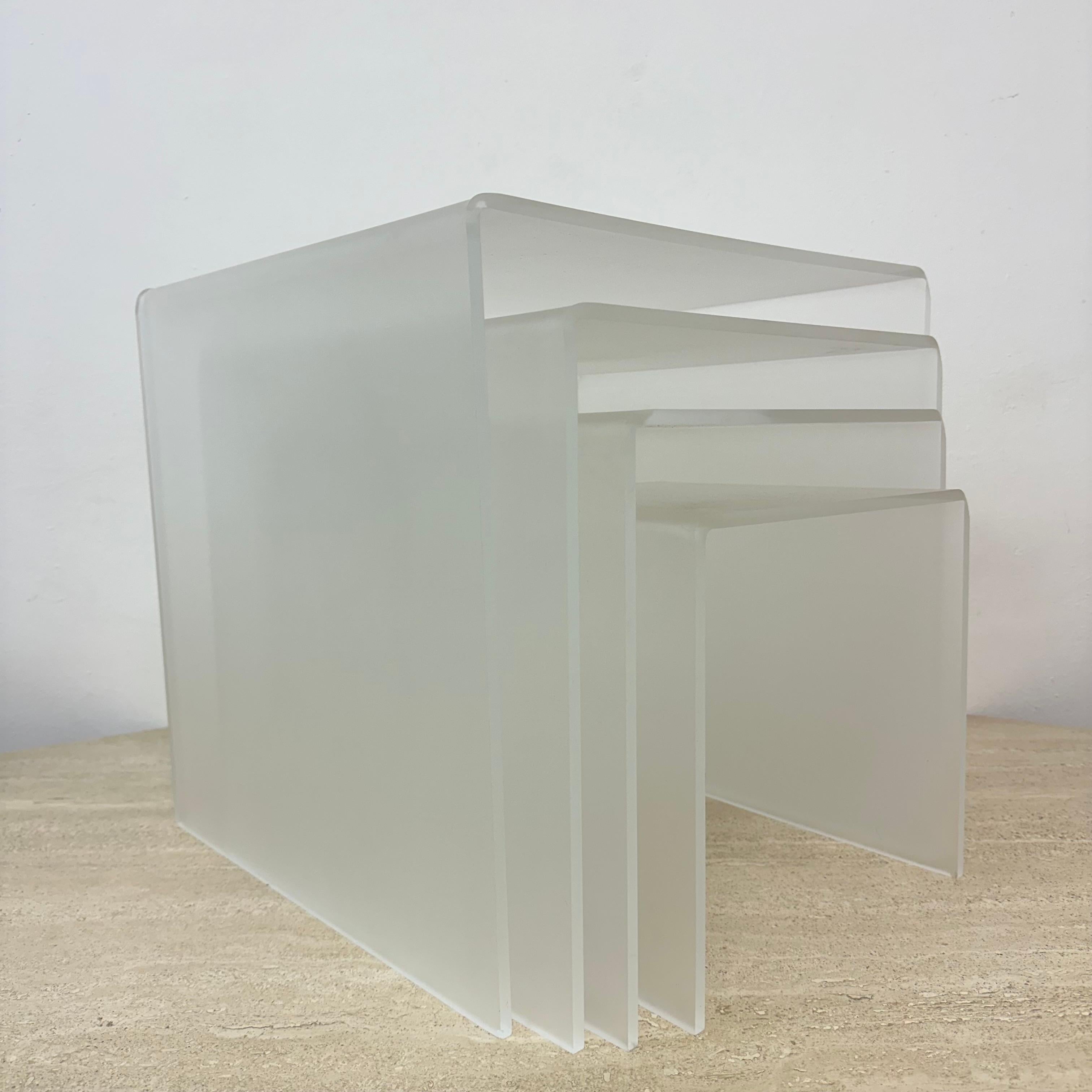 Set of 4 lucite nesting tables , 1970s For Sale 6
