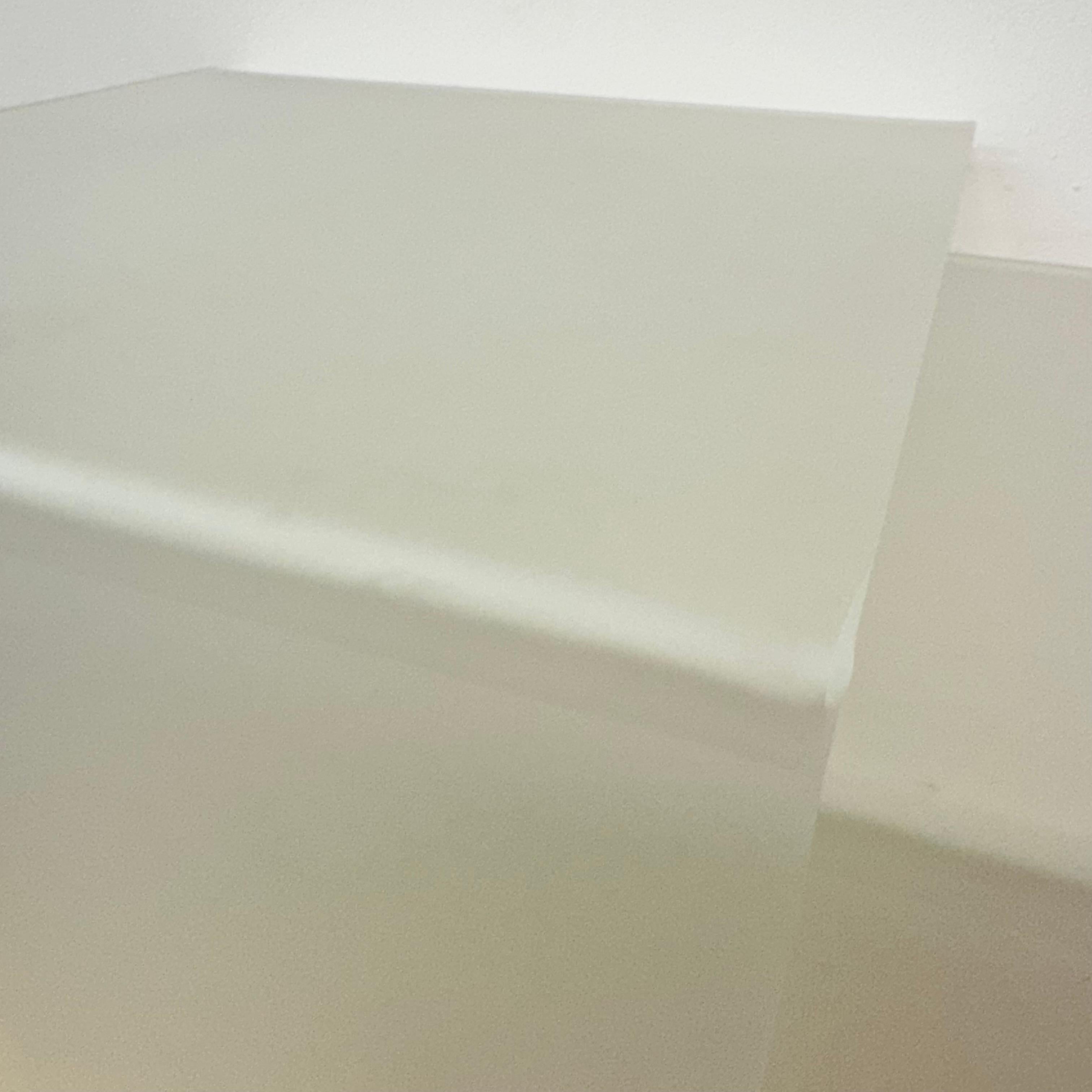 Set of 4 lucite nesting tables , 1970s For Sale 14