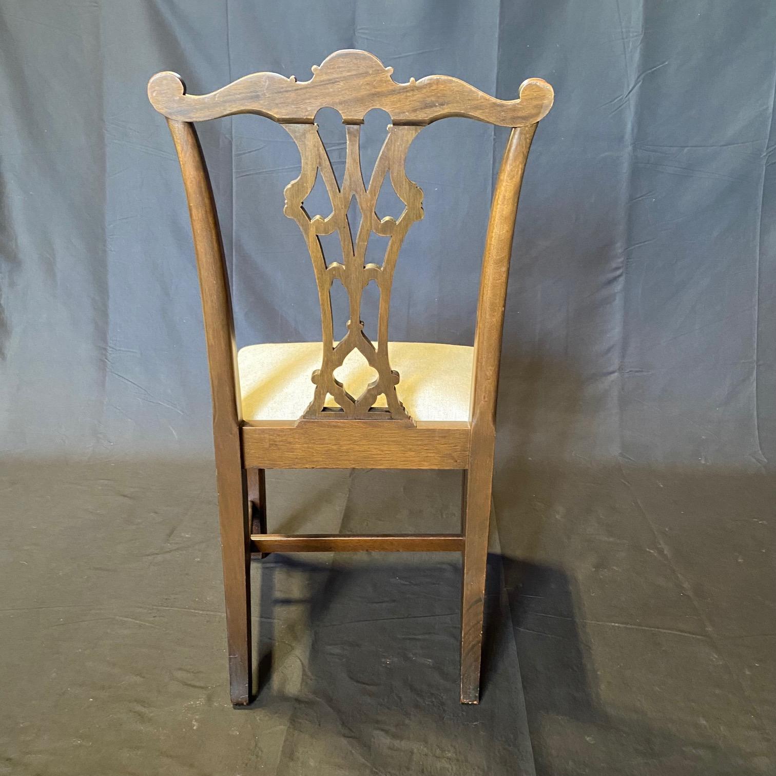 Set of 4 Mahogany Chippendale Dining Chairs with New Upholstery en venta 4