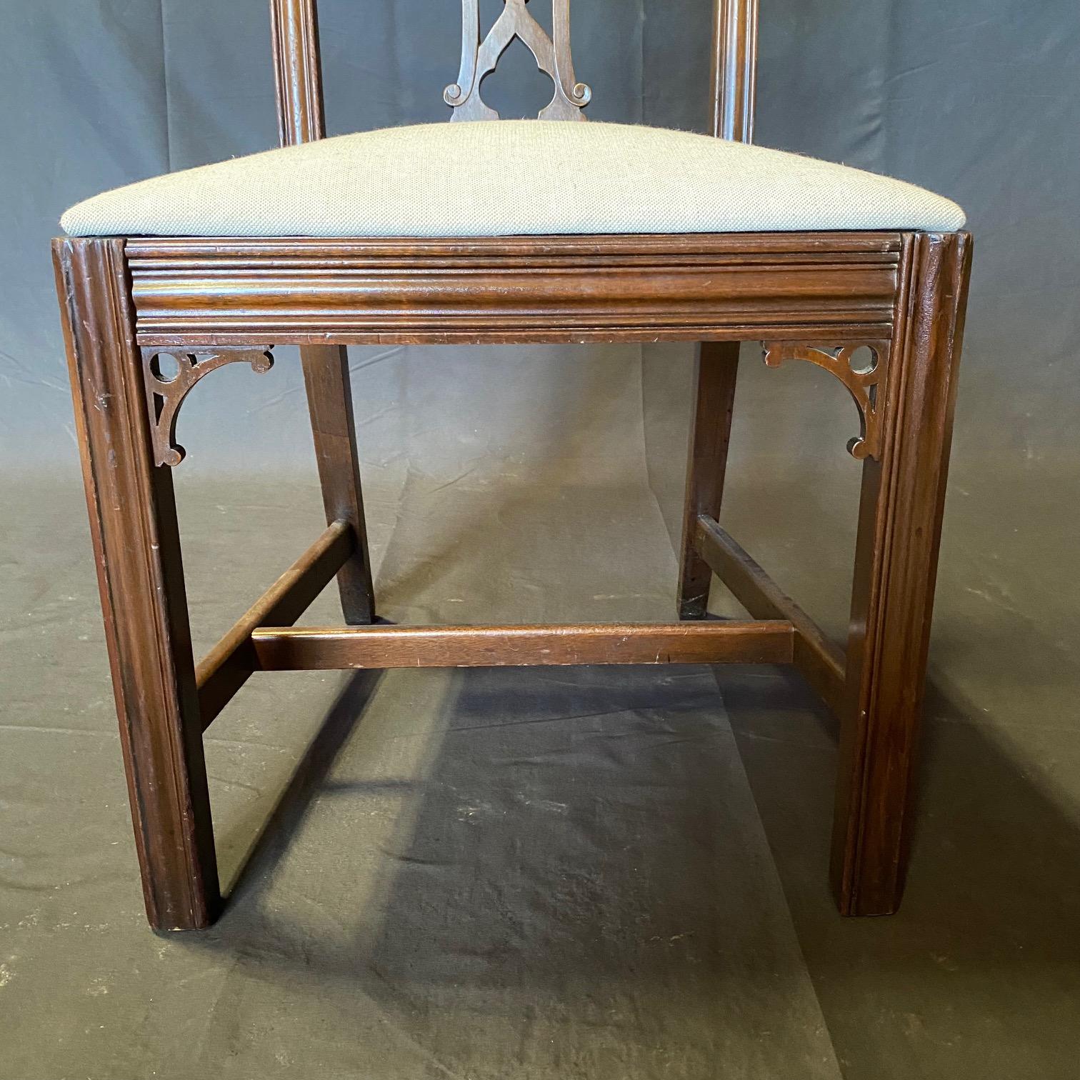 Set of 4 Mahogany Chippendale Dining Chairs with New Upholstery en venta 3