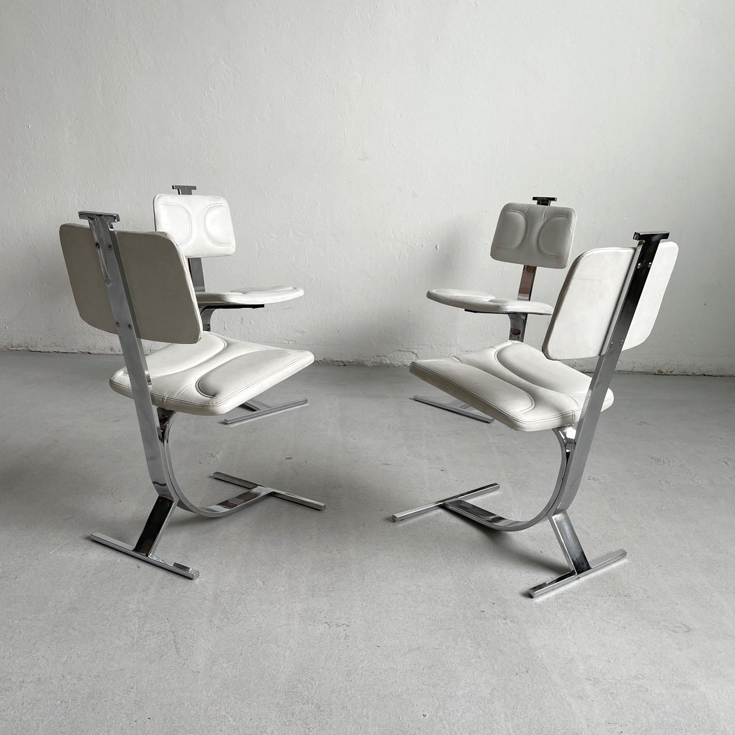 Satz von 4 Maison CC-Esszimmerstühlen, Vittorio Introini-Stil, Frankreich 1970er Jahre (Moderne der Mitte des Jahrhunderts) im Angebot