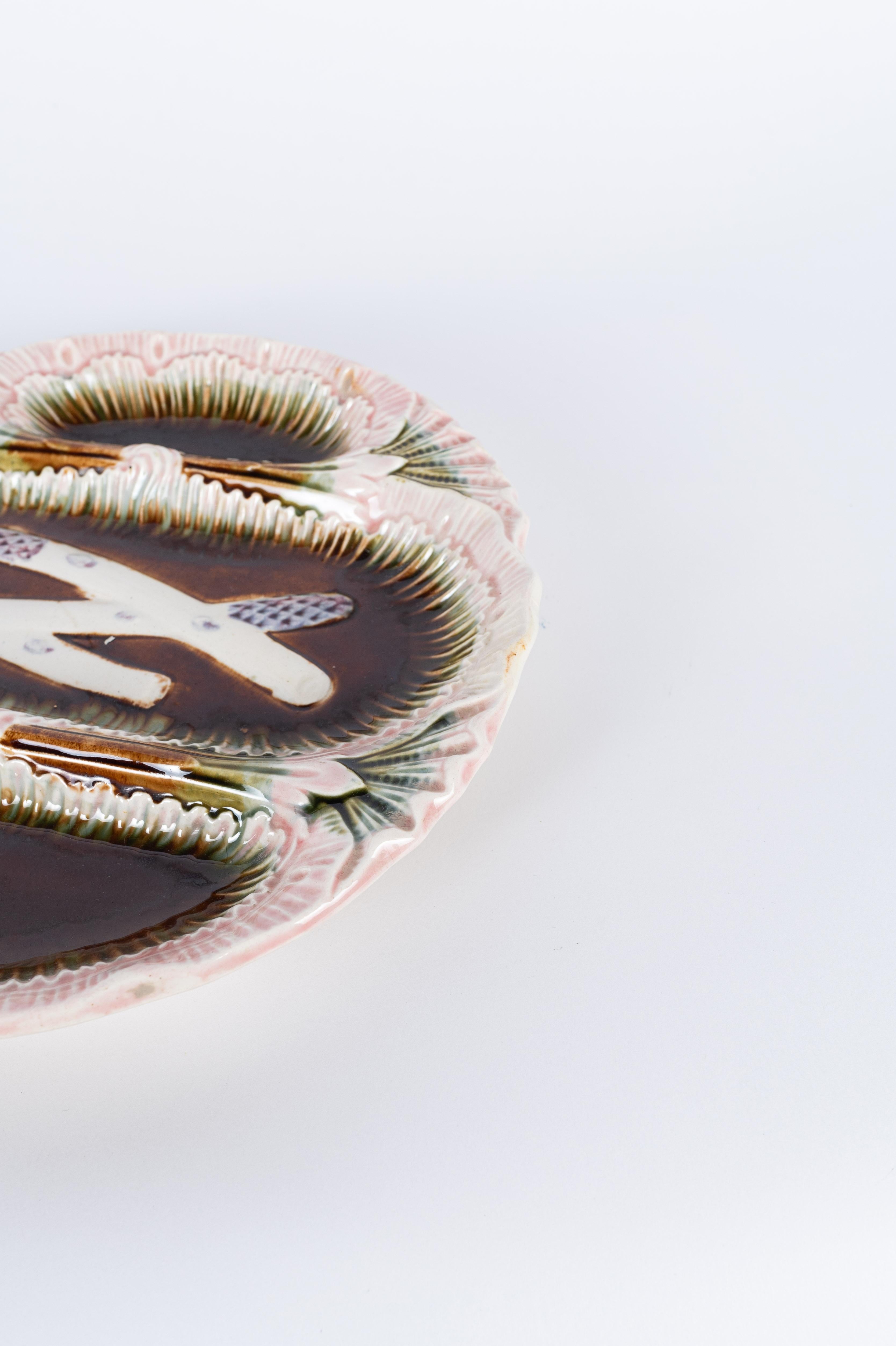 Set of 4 Majolica earthenware asparagus plates by Orchies factory In Good Condition For Sale In Oostende, BE