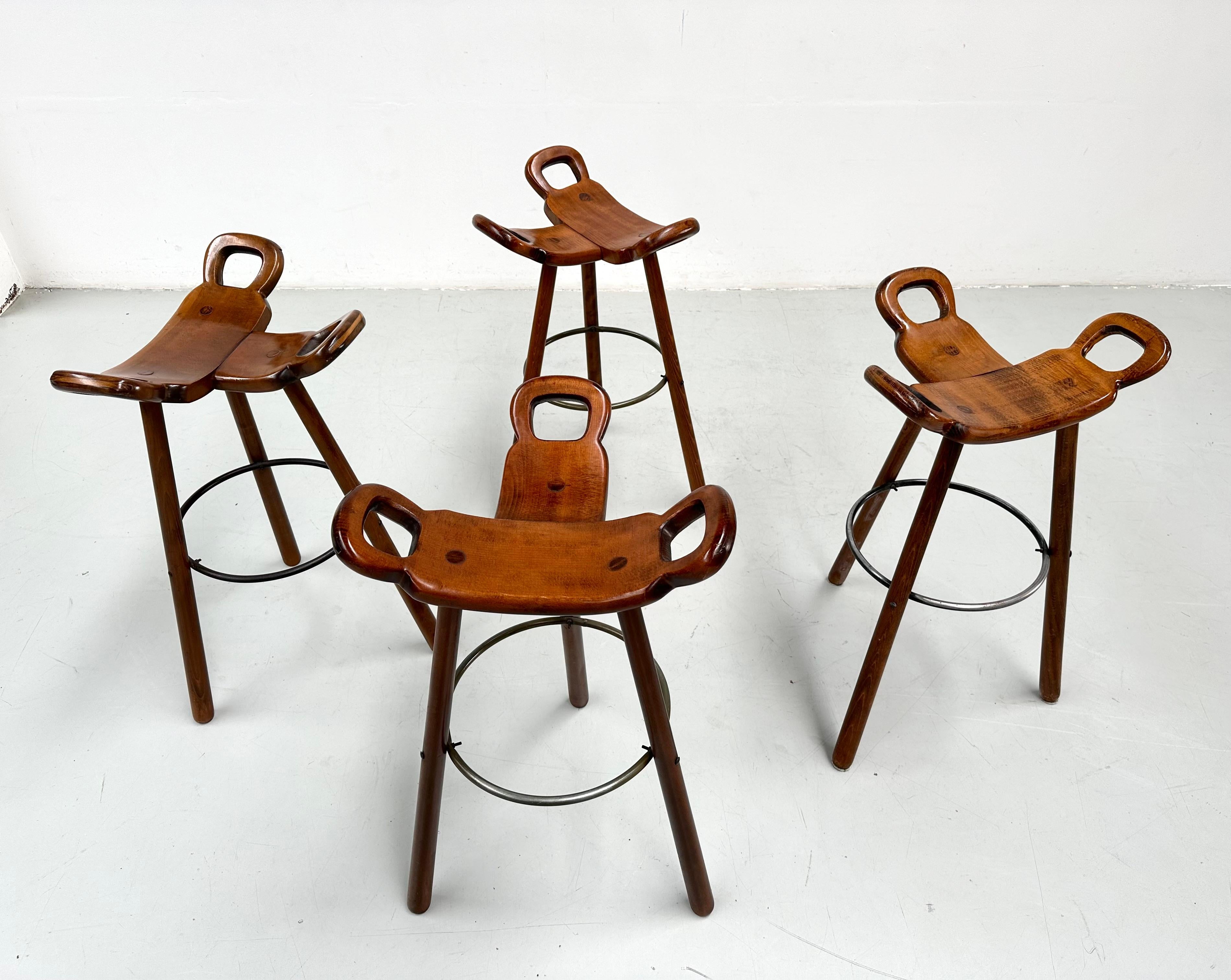 Ensemble de 4 tabourets brutalistes de Marbella par Sergio Rodrigues pour Confonorm 1970. 12