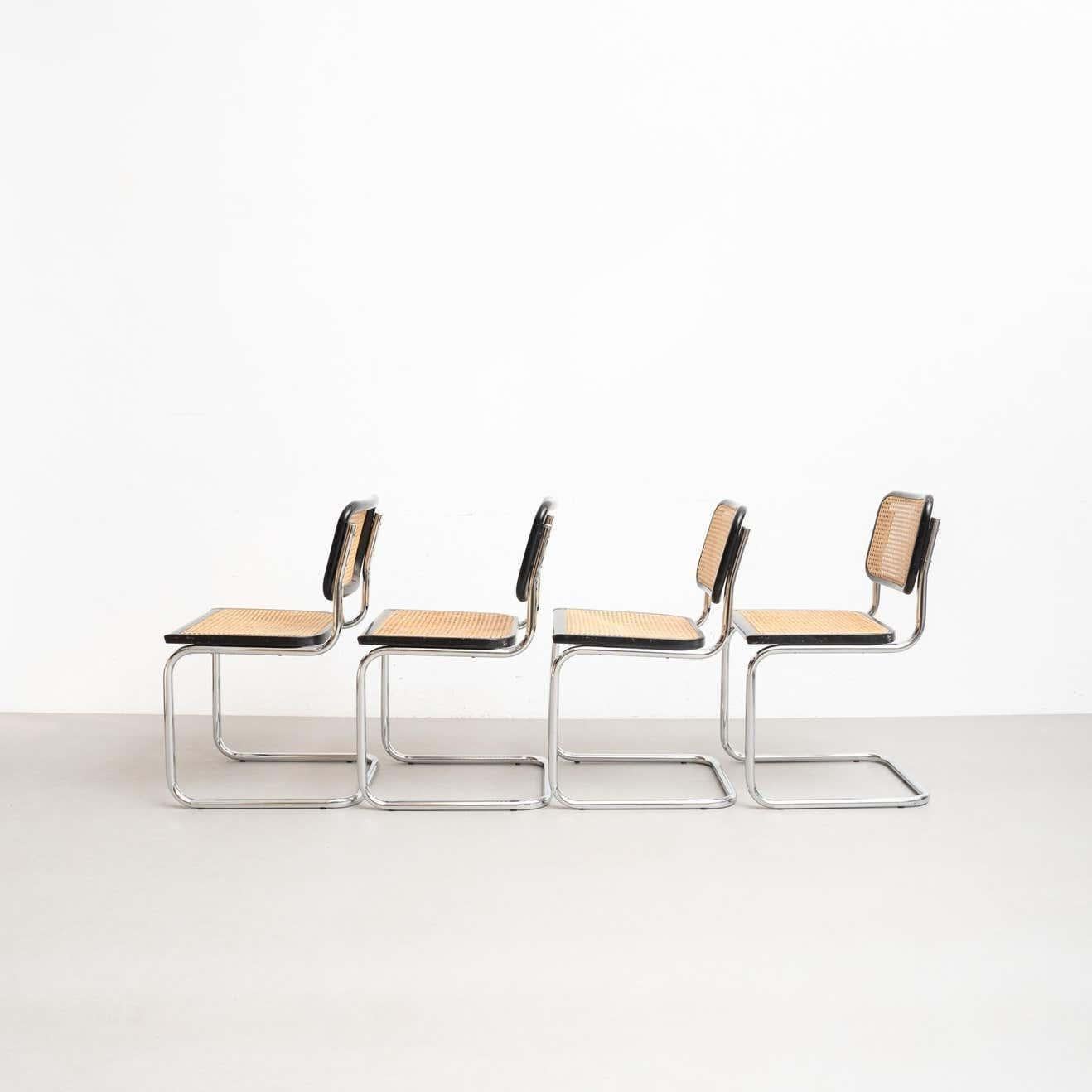 Satz von 4 Marcel Breuer Cesca-Stühlen aus Metall und Holz, Moderne der Mitte des Jahrhunderts, ca. 1960 im Angebot 2