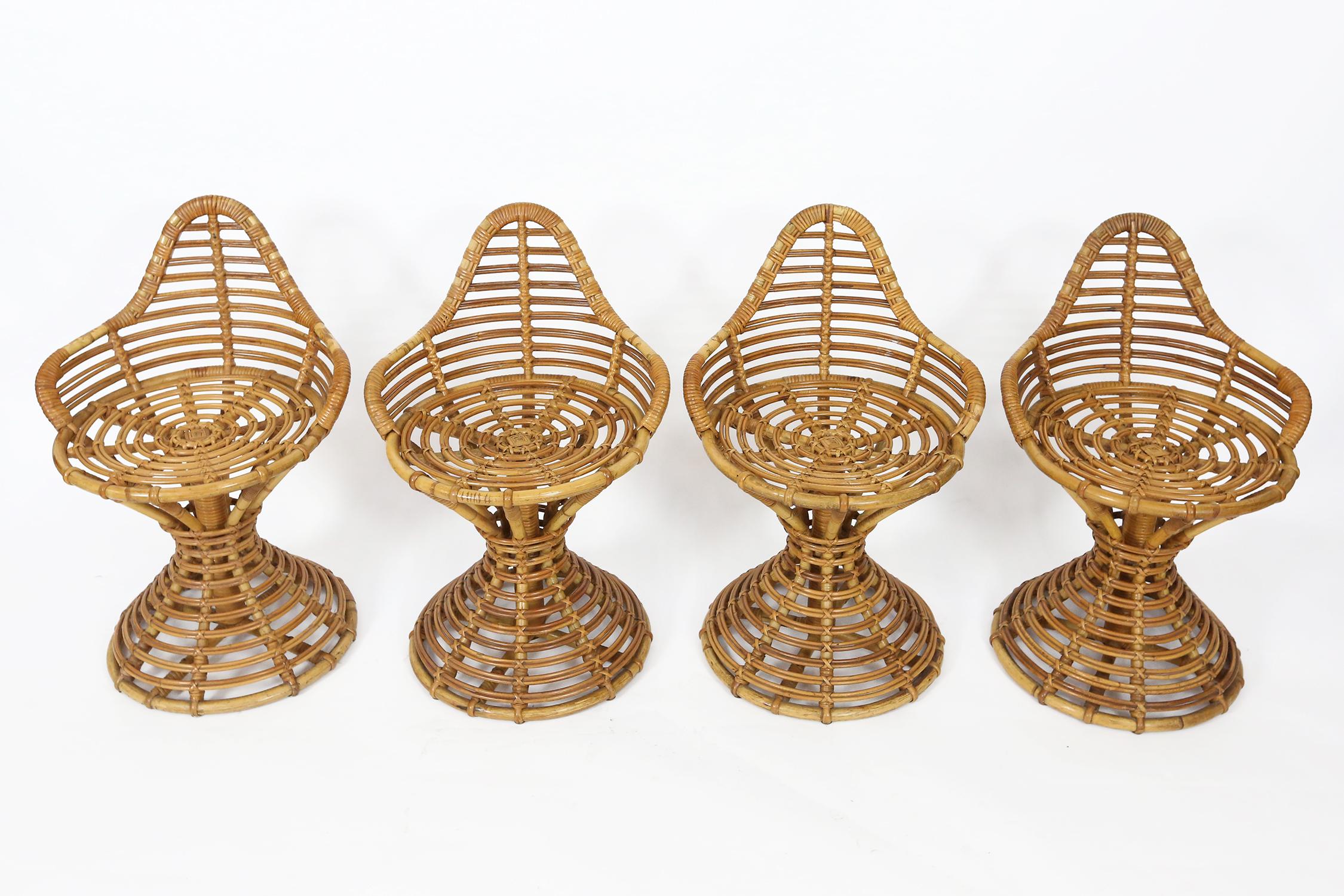 Rare set of 4 rattan stools or side chairs, designed by Danish designer Mary Beatrice Bloch in 1959 and manufactured by Copenhagen based Robert Wengler.
The stools are in great condition, each stool has a metal manufacturer label on the underside