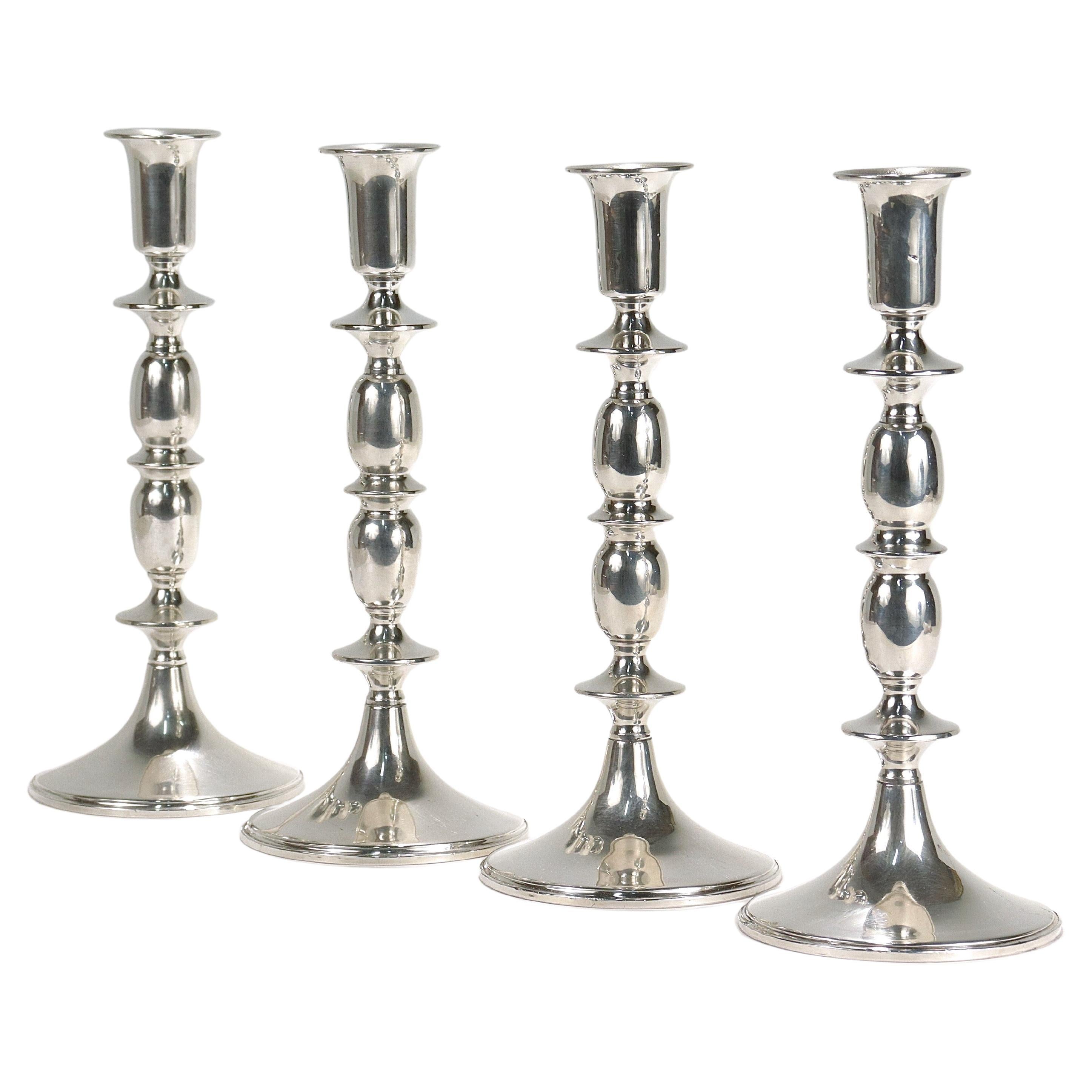 Ensemble de 4 bougeoirs/bougies assortis en argent sterling de style mi-siècle moderne