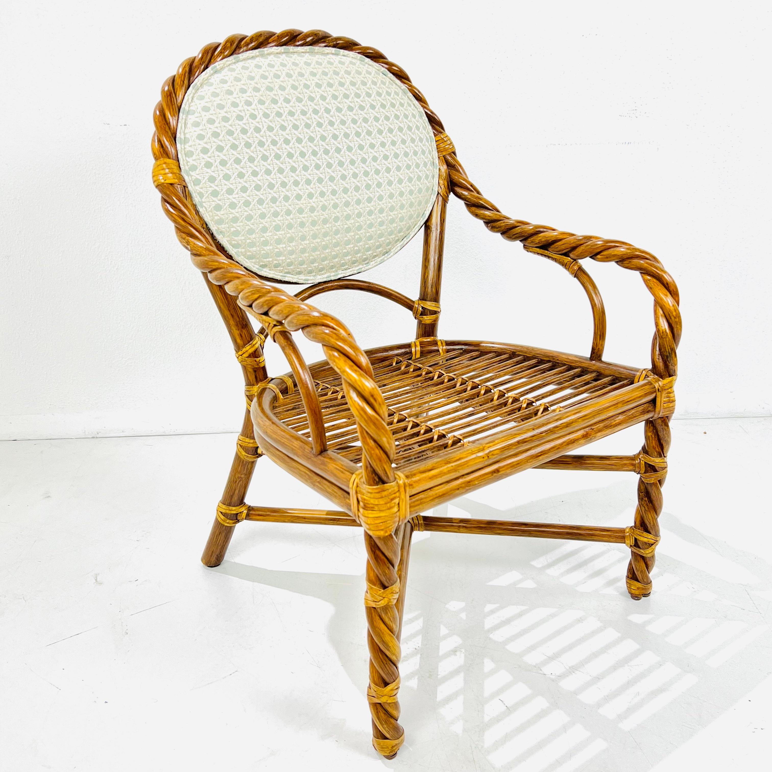 Fine XX secolo Set di 4 sedie da pranzo in rattan ritorto McGuire in vendita