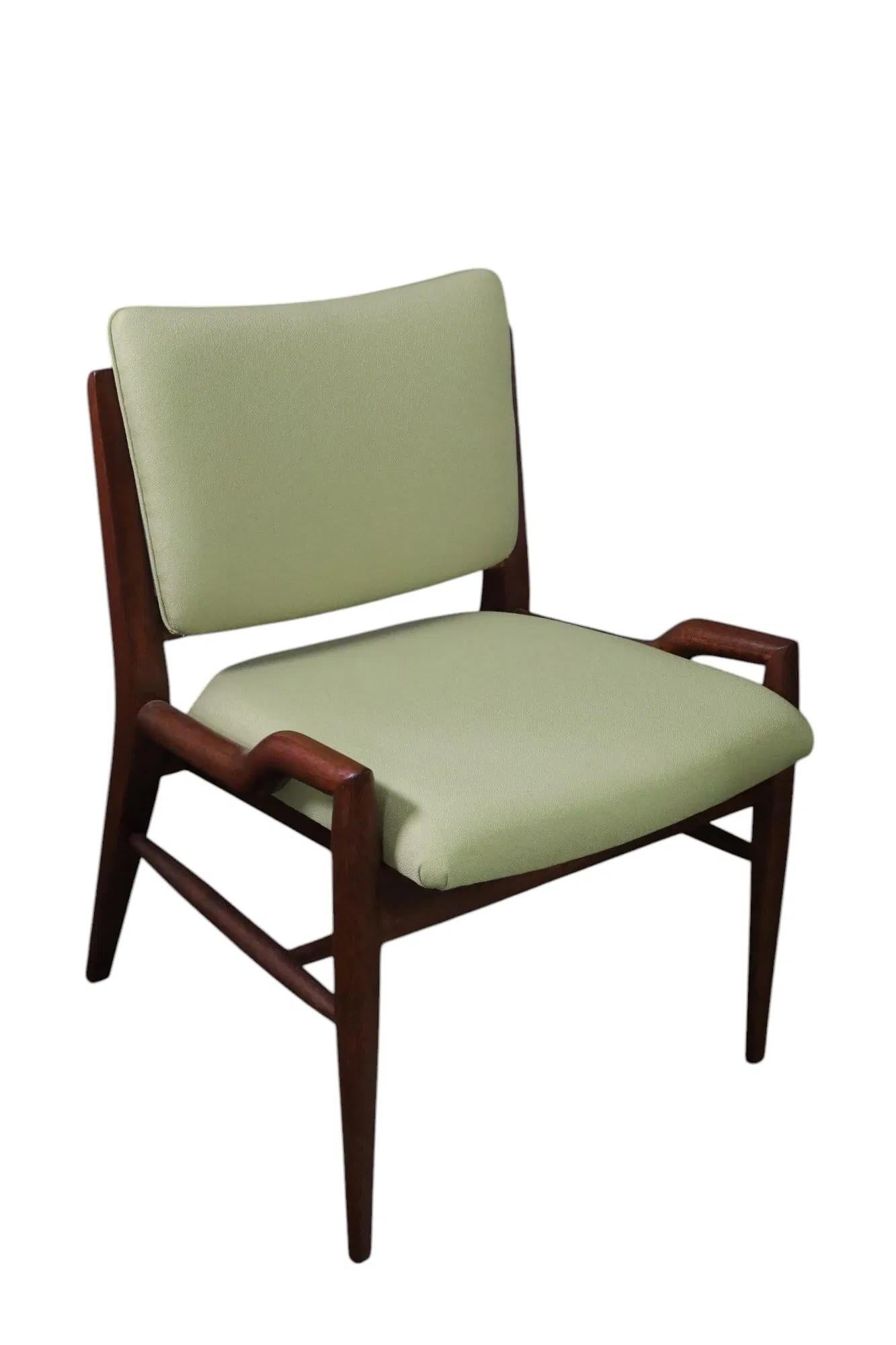 Satz von 4 MCM Brown Saltman Esszimmerstühle neu gepolstert (amerikanisch) im Angebot
