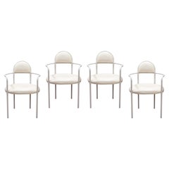 Ensemble de 4 fauteuils italiens de style Memphis en métal Bieffeplast blanc et crème