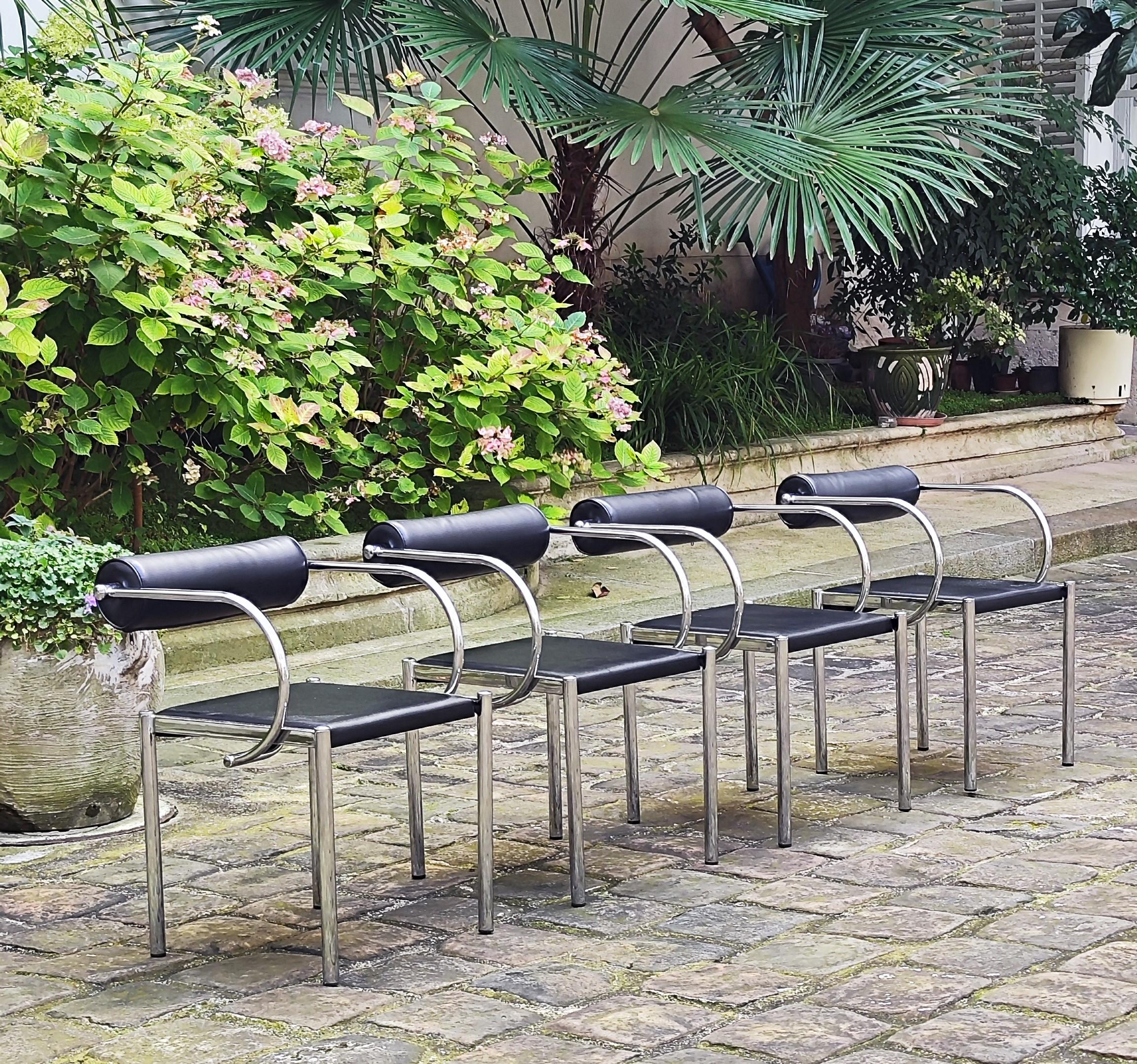 Set of 4 metal and vinyle armchairs attributed to Shiro Kuramata - Around 1988 In Good Condition For Sale In Paris, FR