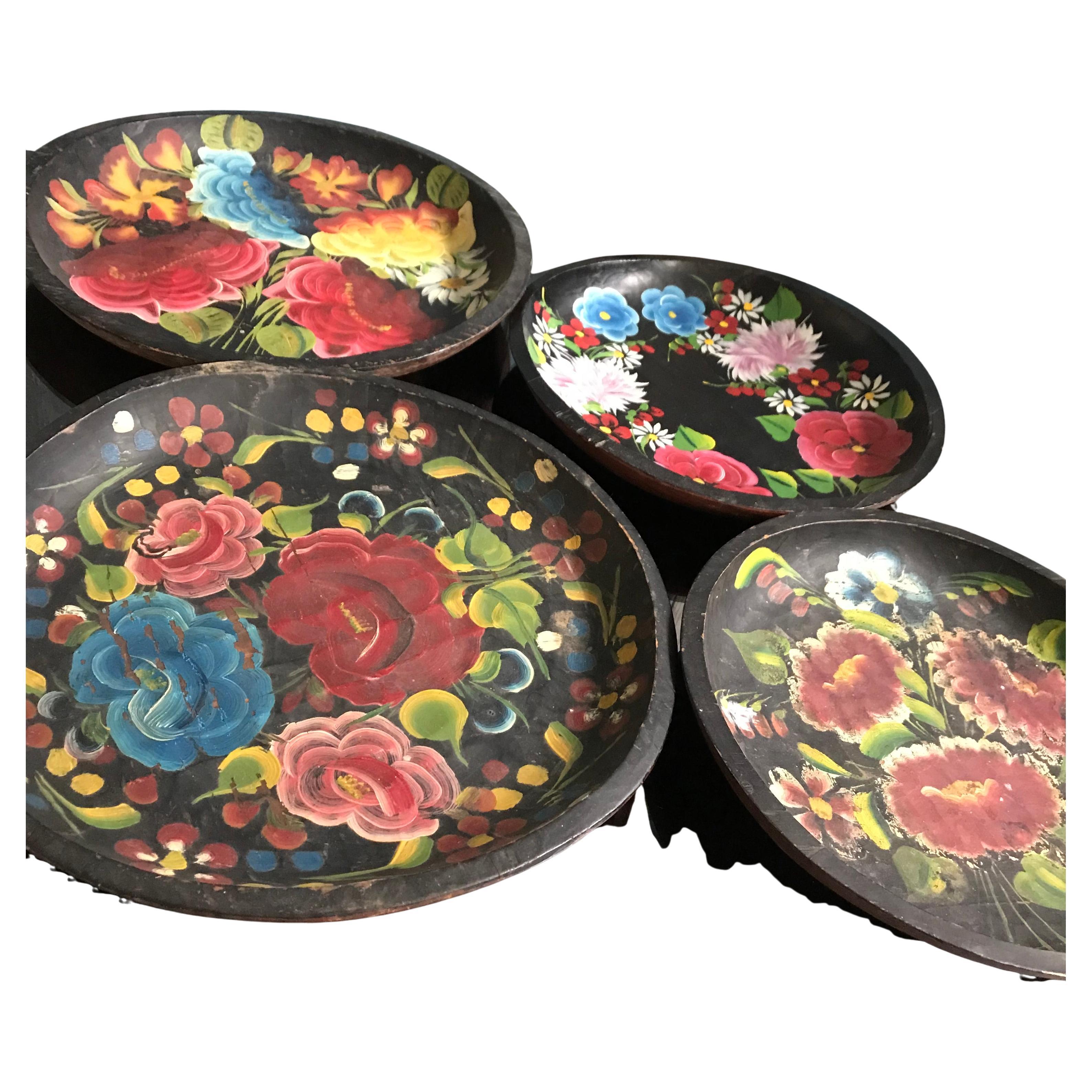 Set de 4 Platos Mexicanos de Madera con Diseño Floral Pintado a Mano