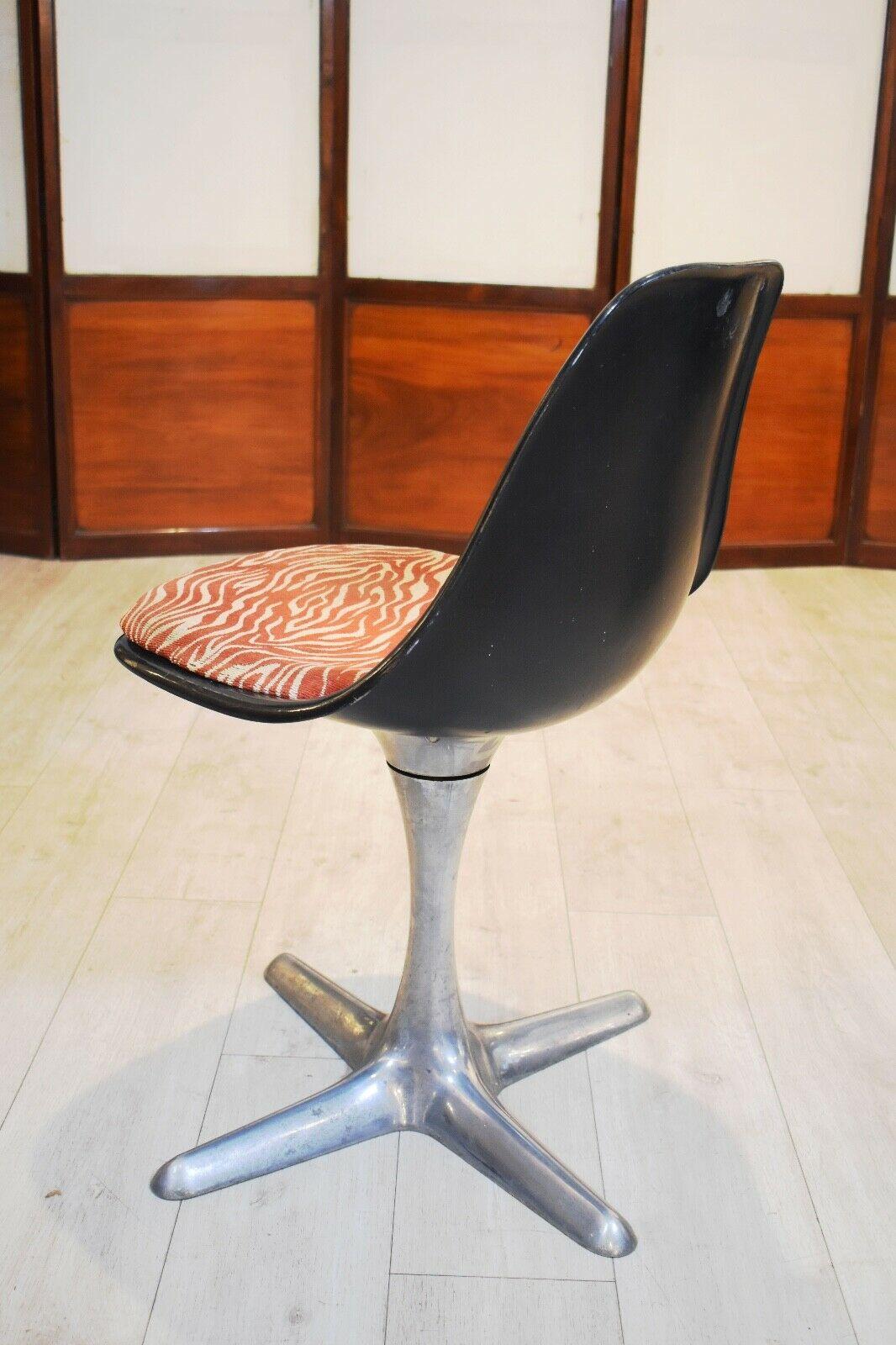 Set of 4 Mid-20th Century Arkana Dining Chairs Aluminium Swivel Base In Good Condition In London, GB