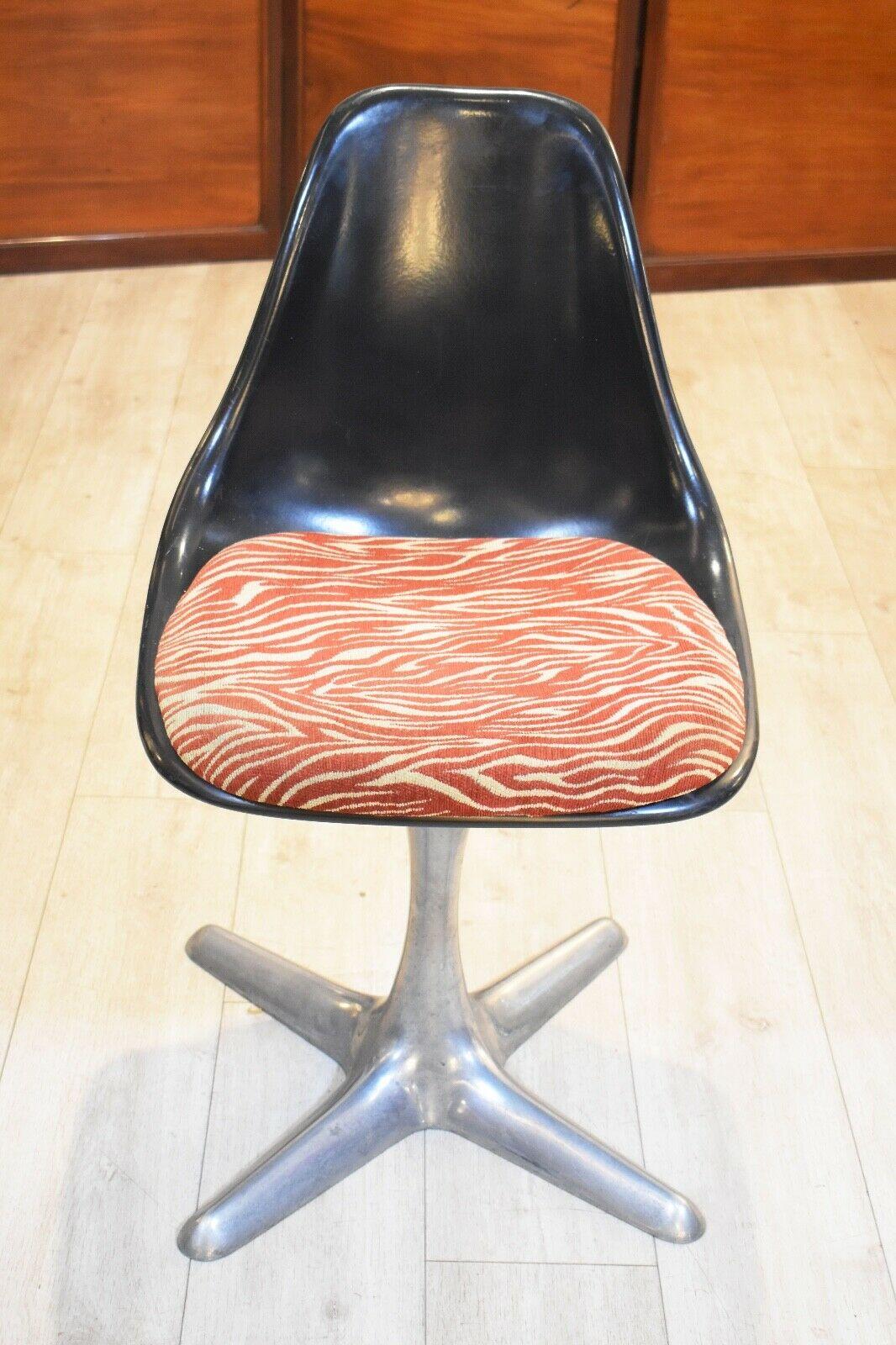 Aluminum Set of 4 Mid-20th Century Arkana Dining Chairs Aluminium Swivel Base