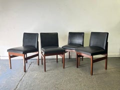 Set di 4 sedie da pranzo in teak massiccio in stile Mid-Century degli anni ’60, disegnate da Peter Hayward per Vanson