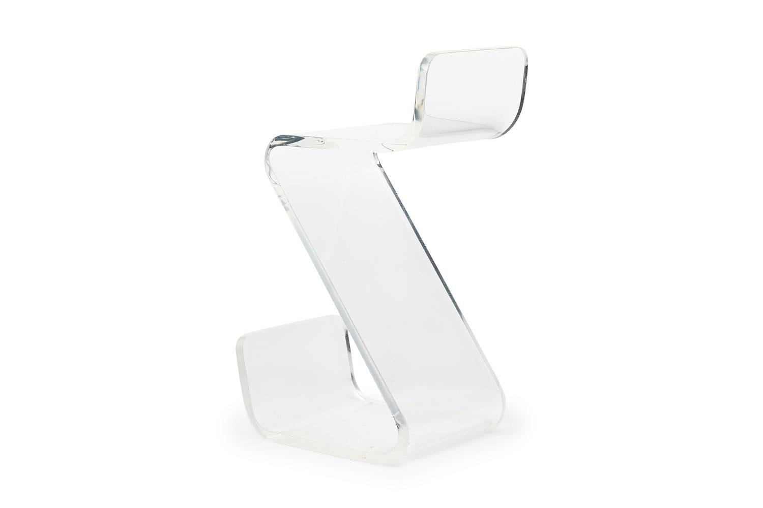 Set of 4 Mid-Century American Transparent Lucite Cantilever Barstools For Sale 2