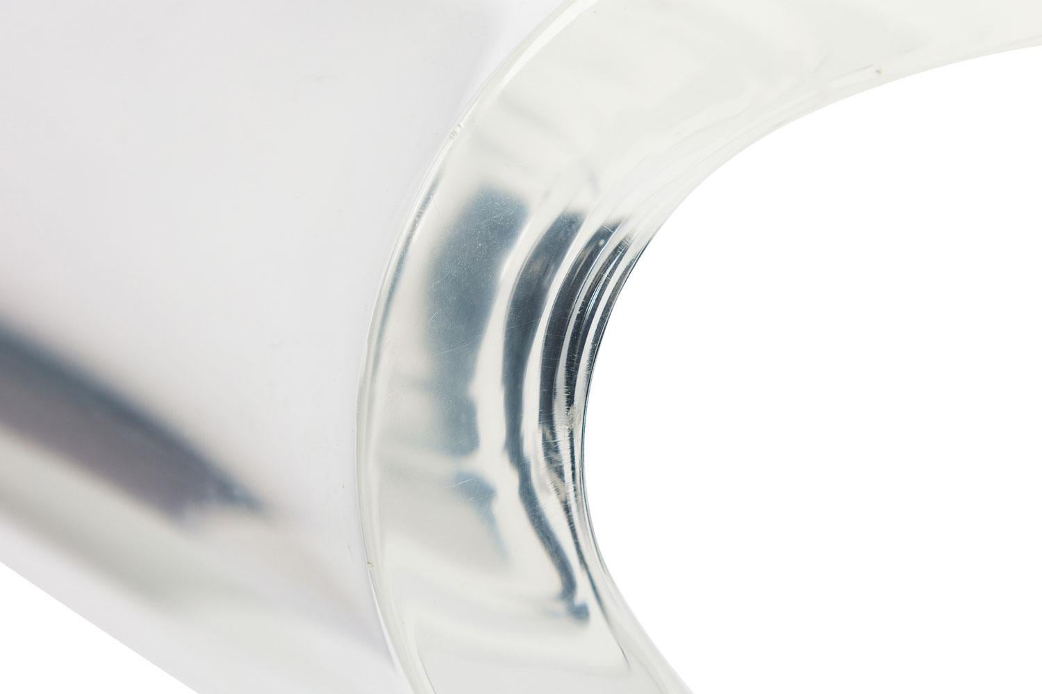 Set of 4 Mid-Century American Transparent Lucite Cantilever Barstools For Sale 4