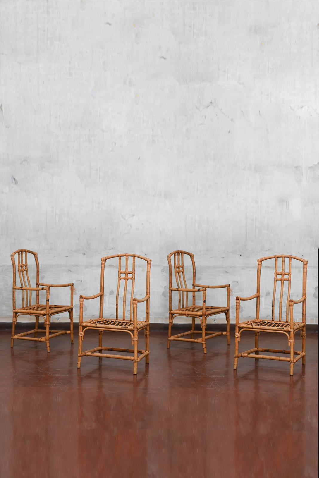 Set di 4 sedie in bambù di metà secolo
Dettagli del prodotto
Set di sedie da pranzo o da salotto. Poltrone Regal. Lo schienale presenta una curvatura in tipico stile giapponese con dettagli geometrici.
Dimensioni 50 L x 103 H x 54 P cm