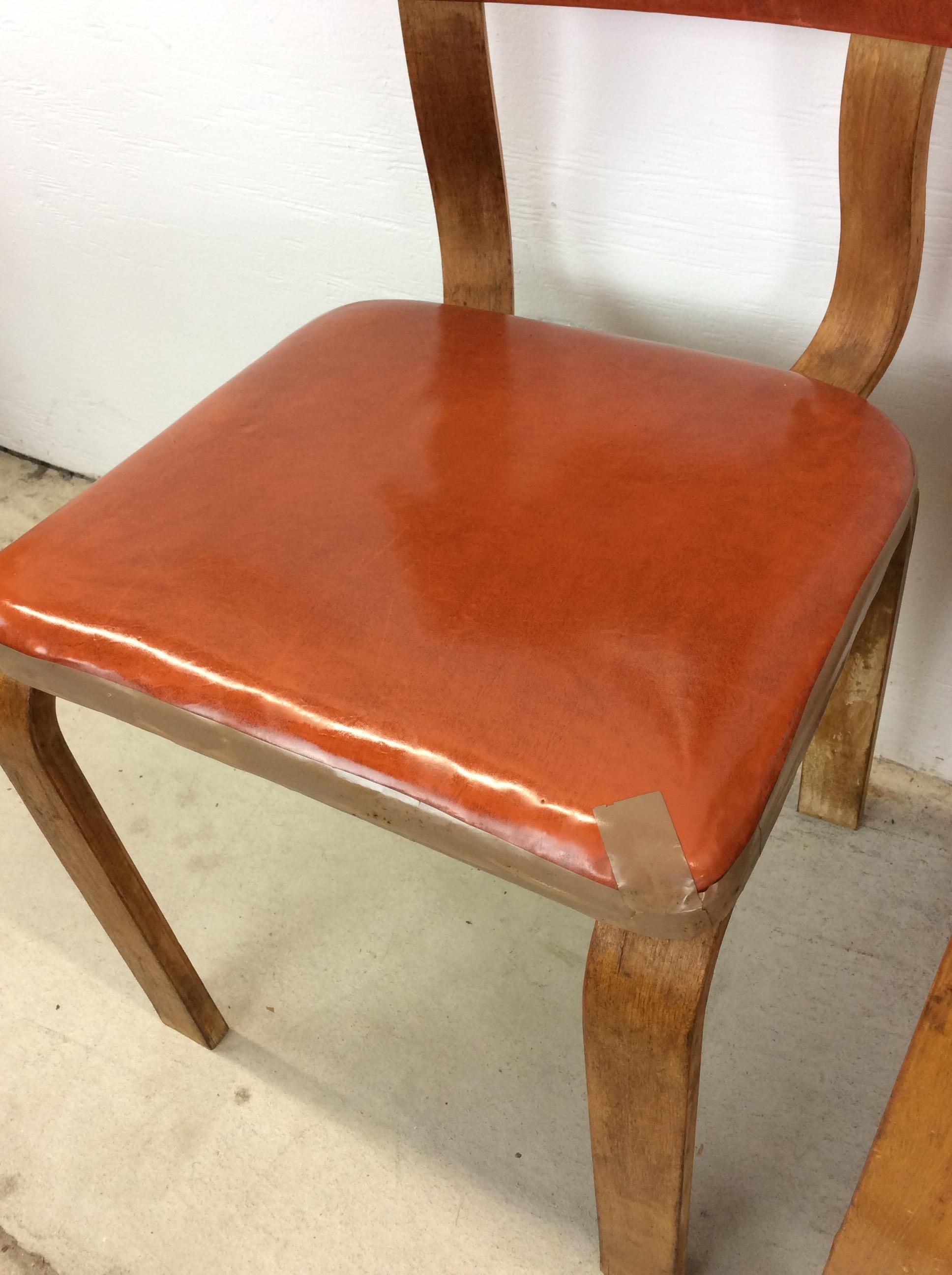 Set di 4 sedie da pranzo in legno di bengala della metà del secolo scorso, in stile Thonet In condizioni discrete in vendita a Freehold, NJ