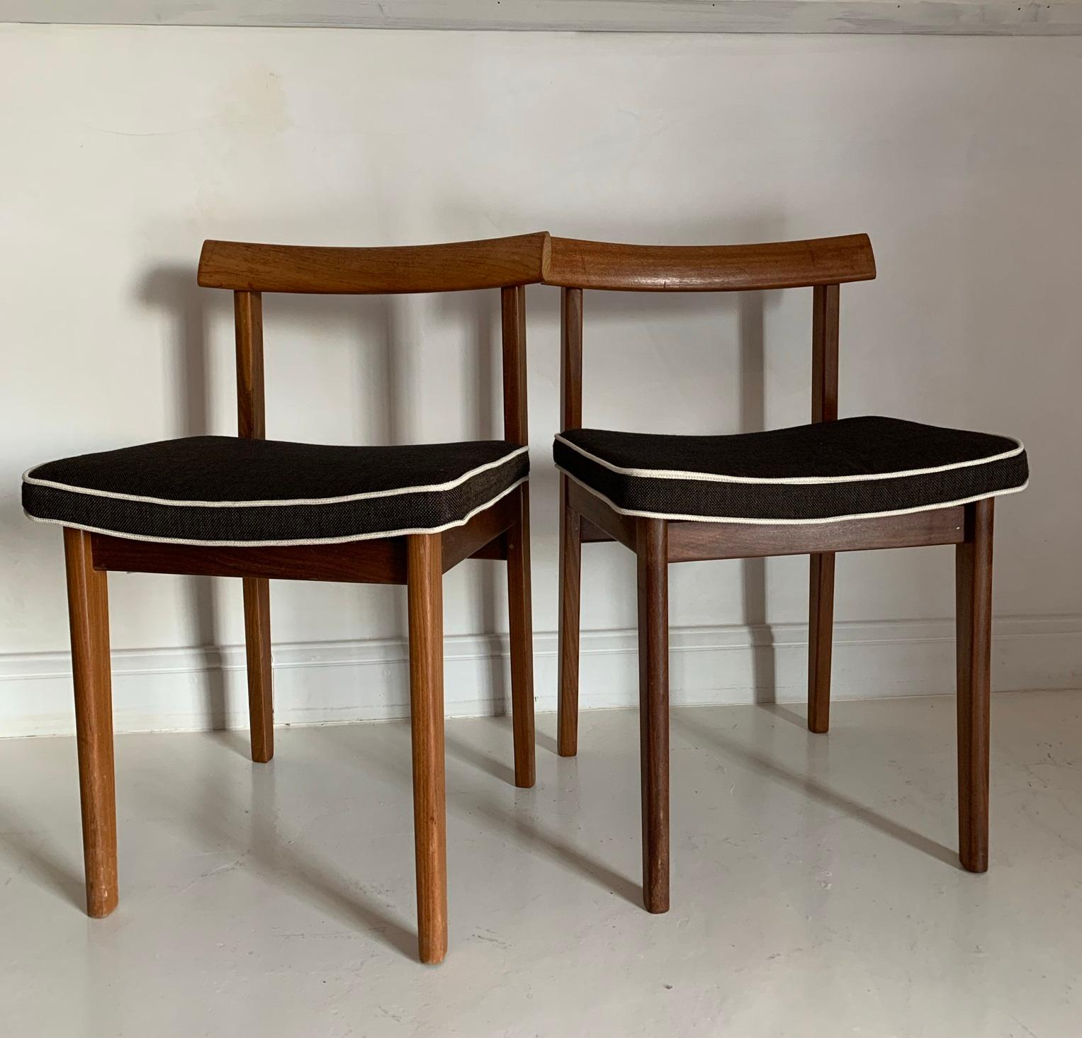 Elm Set of 4 Mid Century Chairs For Sale
