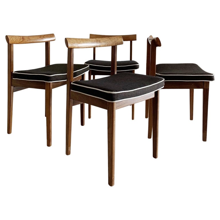 Set of 4 Mid Century Chairs For Sale at 1stDibs