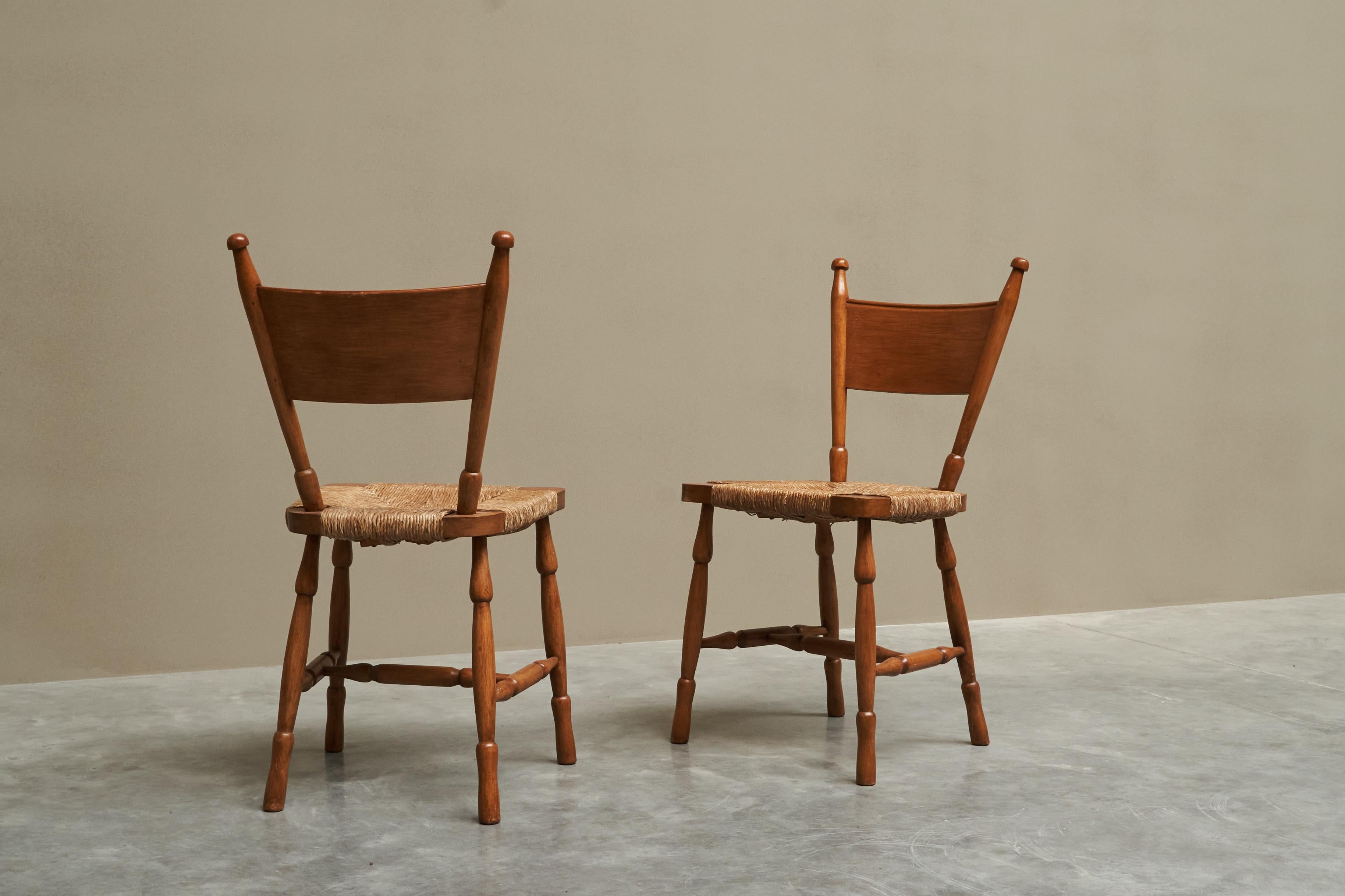 Fait main Ensemble de 4 chaises du milieu du siècle en chêne massif et paille années 1950 en vente