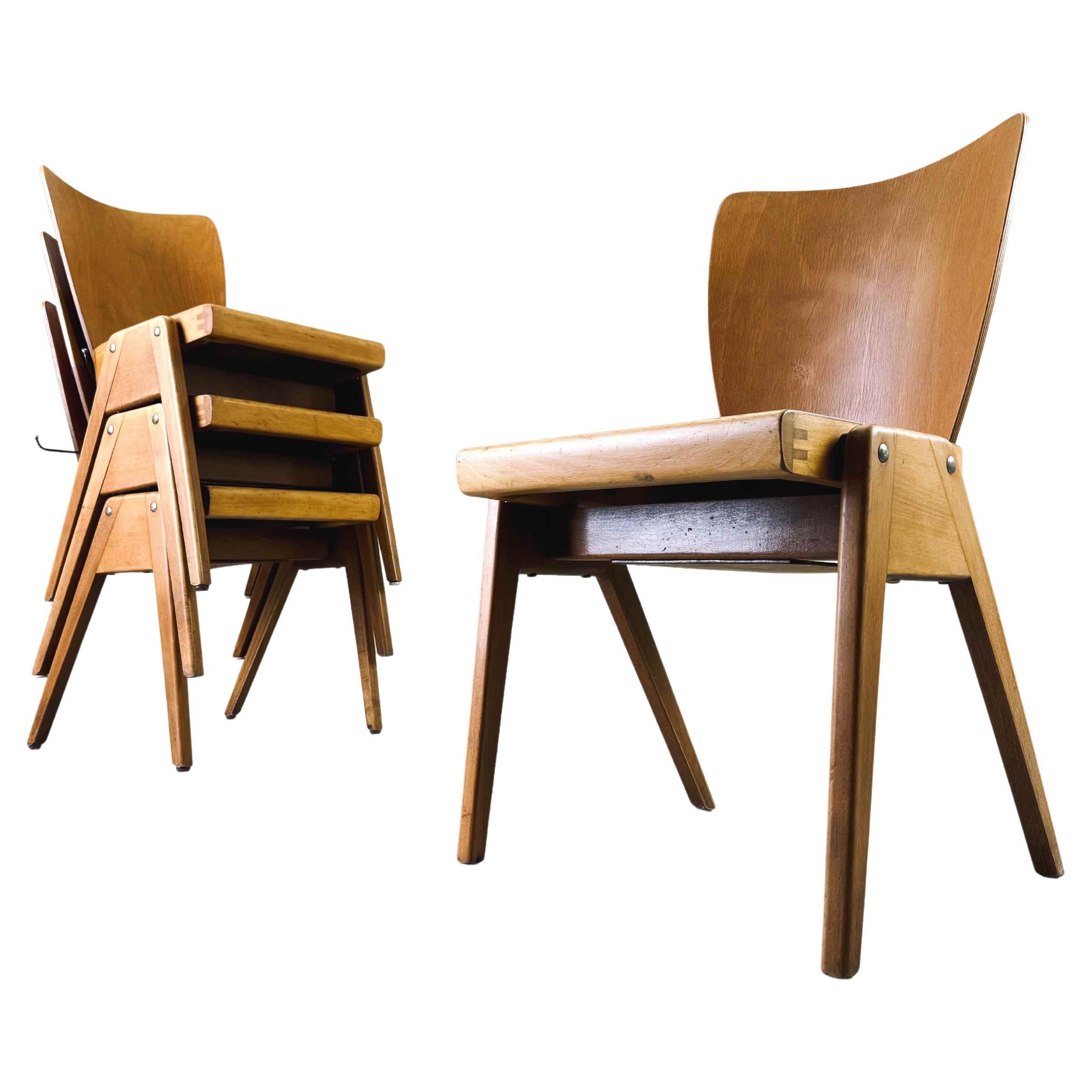 Ensemble de 4 chaises empilables Kadeder en hêtre vintage du milieu du siècle dernier