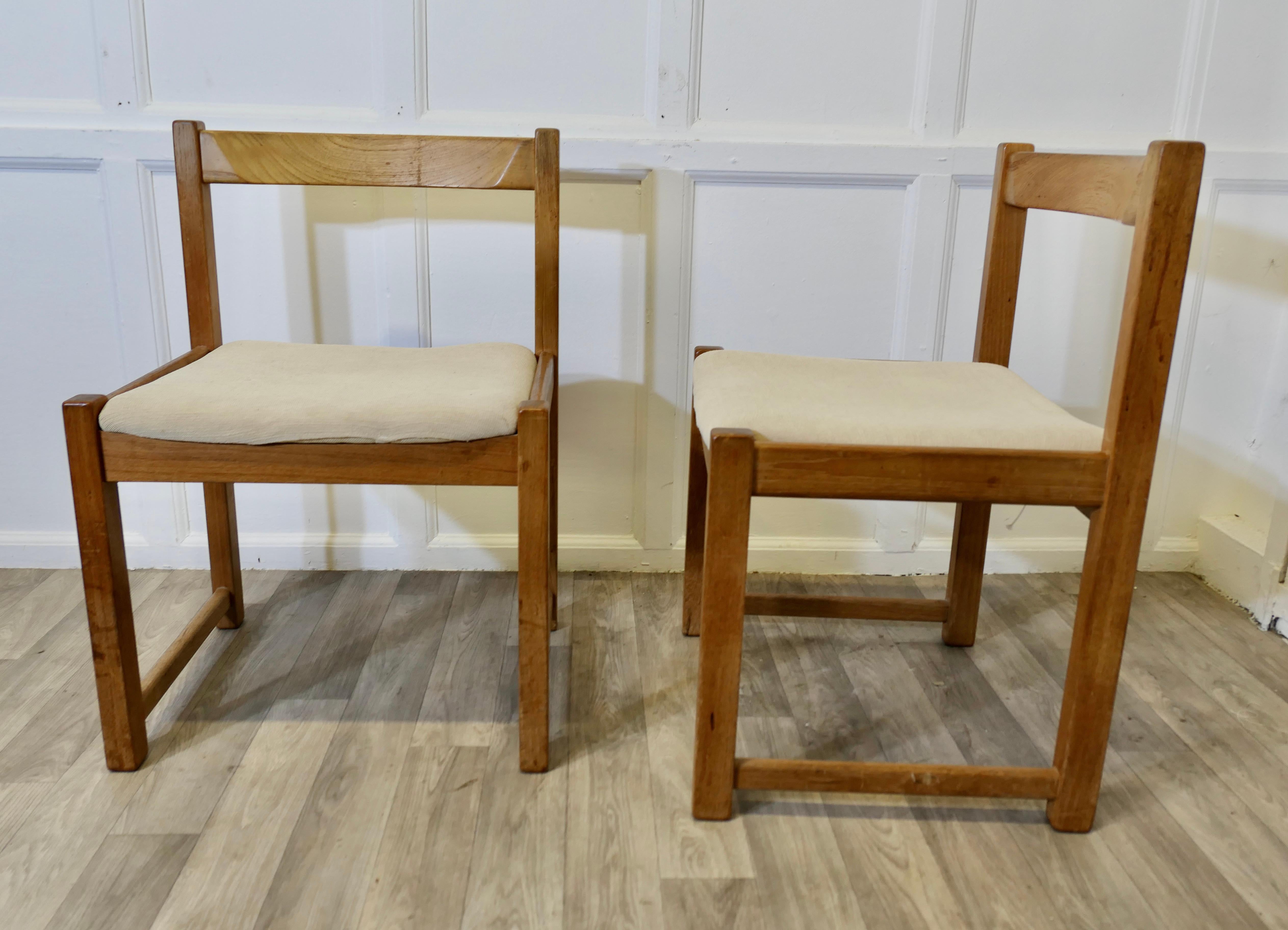 Fine XX secolo Set di 4 sedie da pranzo a cubo danesi del Medioevo in vendita