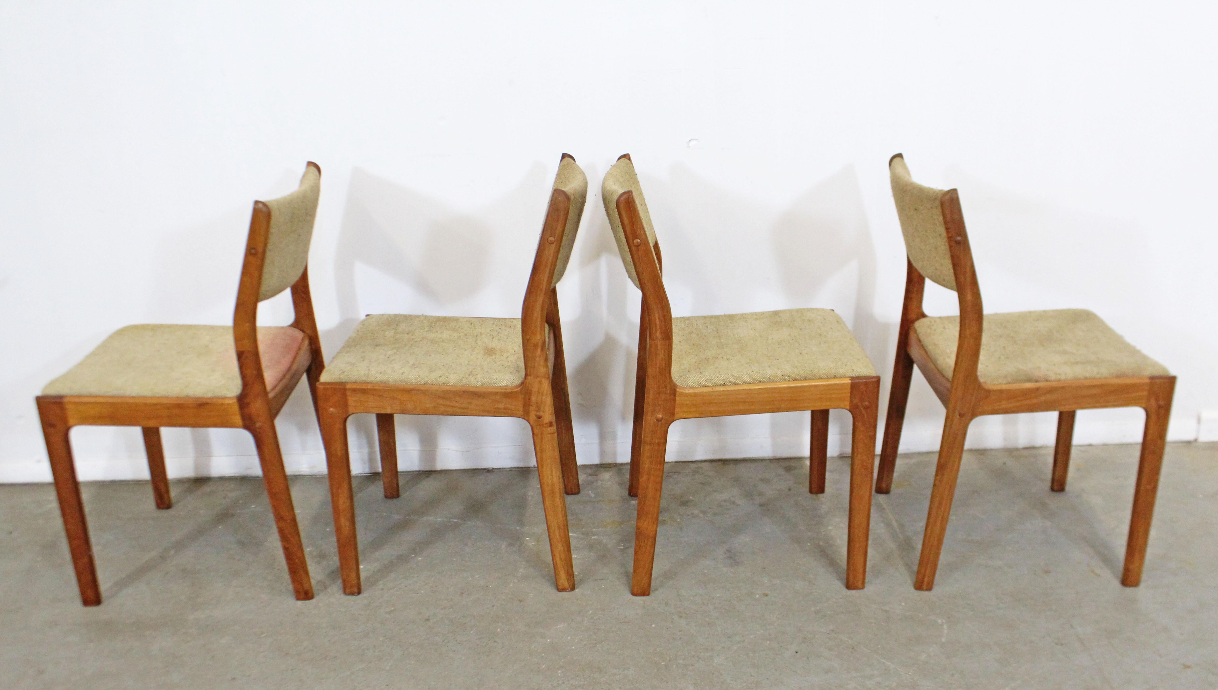 d scan chairs