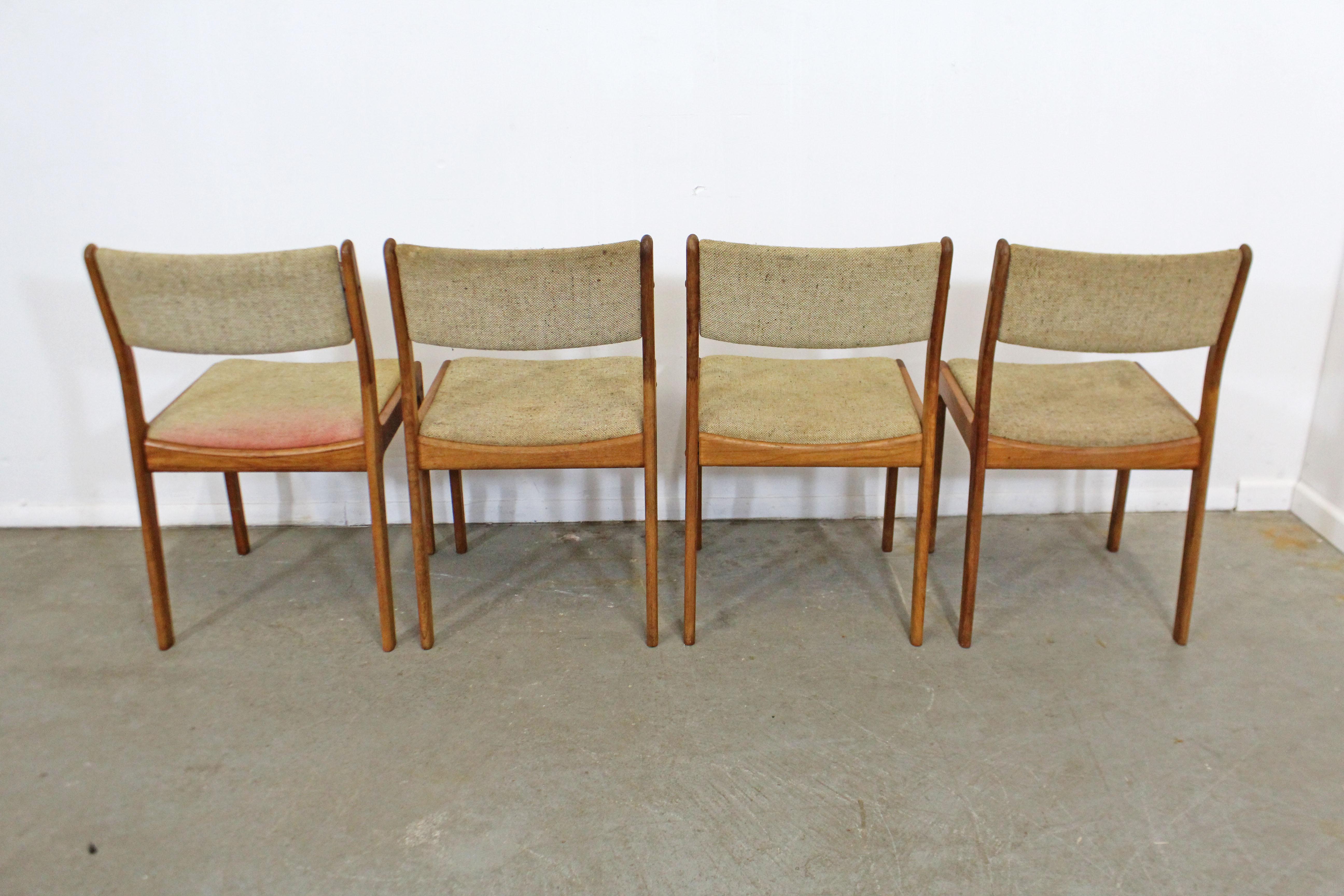 d scan dining chairs