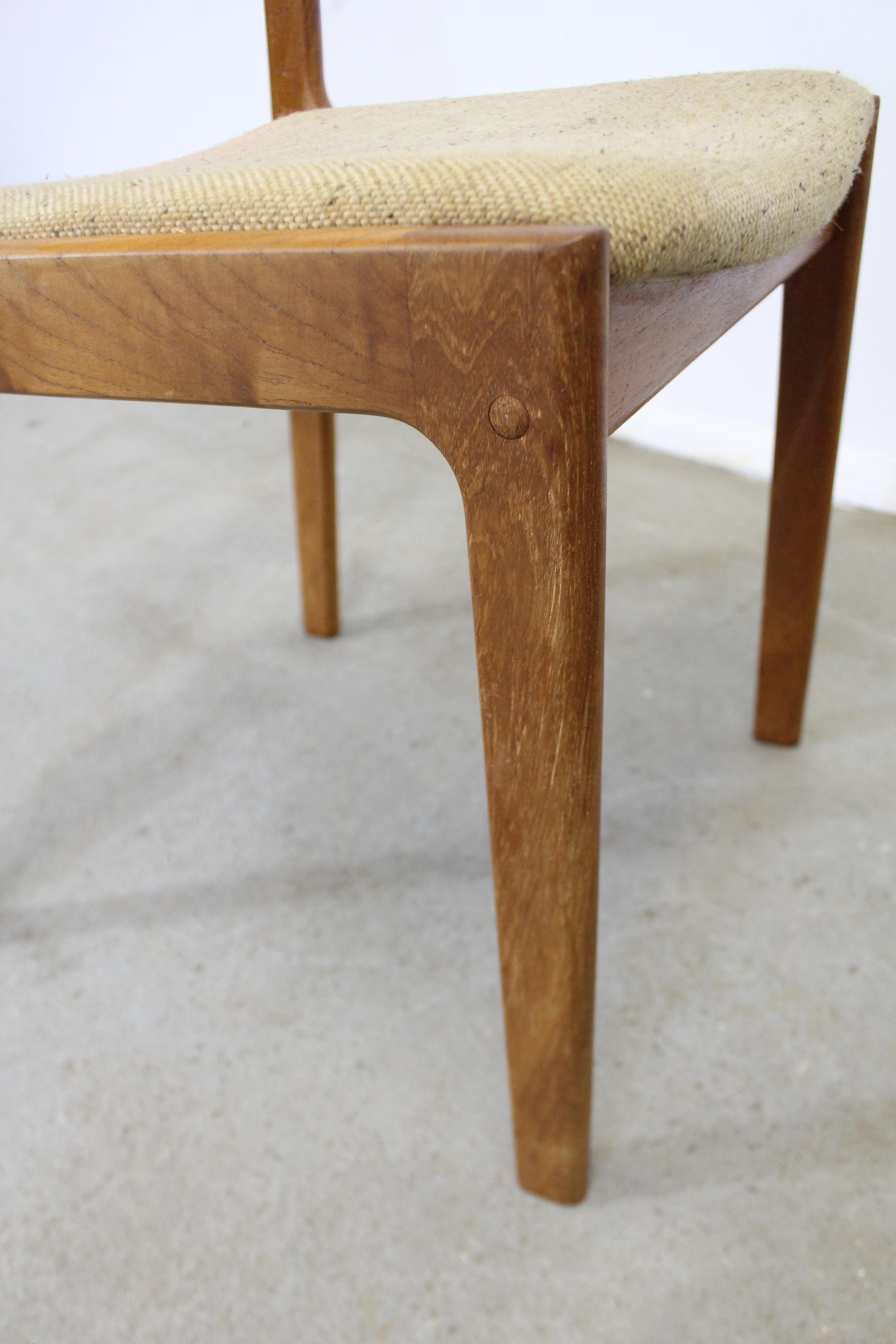 20th Century Set of 4 Mid-Century Danish Modern D-Scan Teak Side Dining Chairs