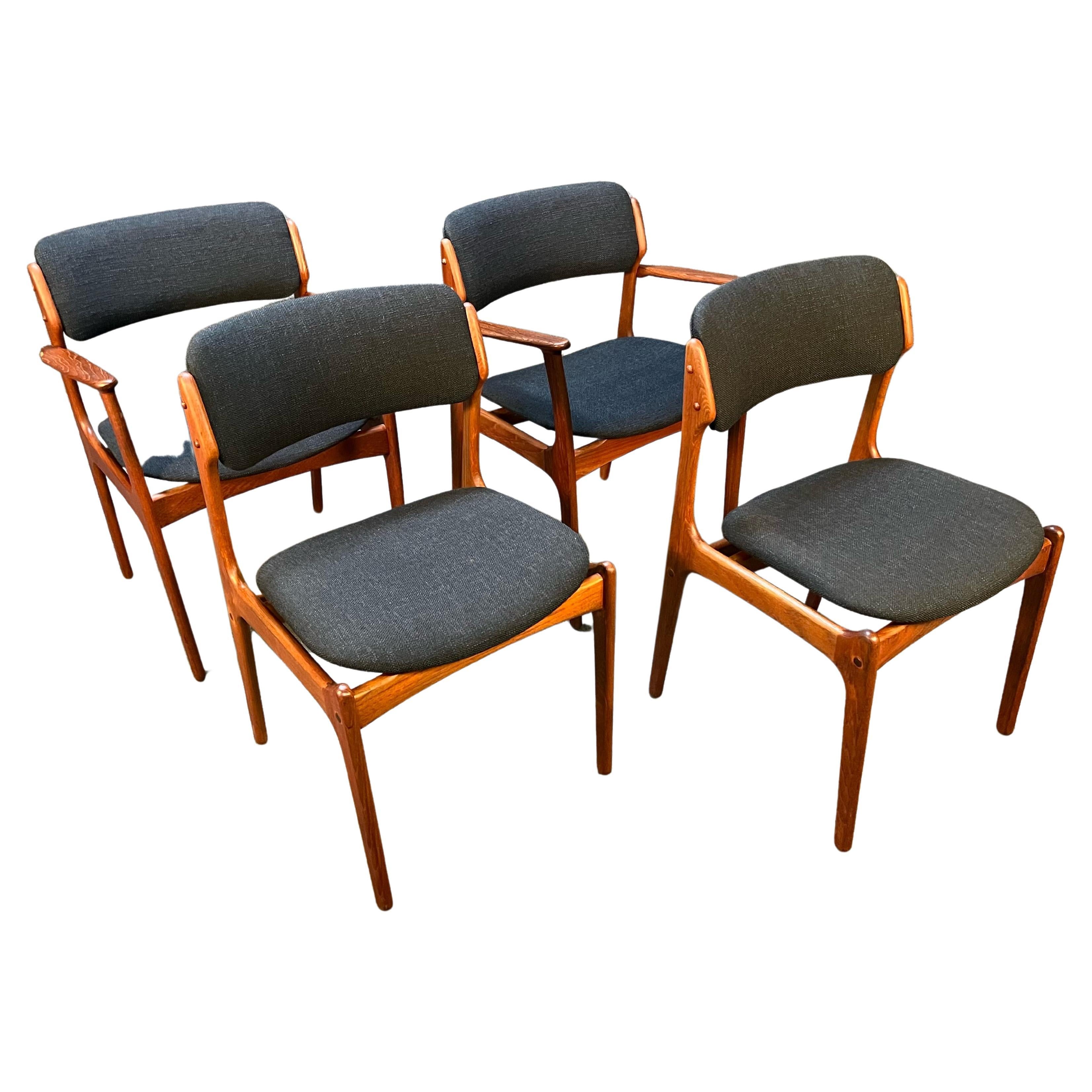 Ensemble de 4 chaises de salle à manger modernes danoises du milieu du siècle par Erik Buch-Modèle 49/50 en vente
