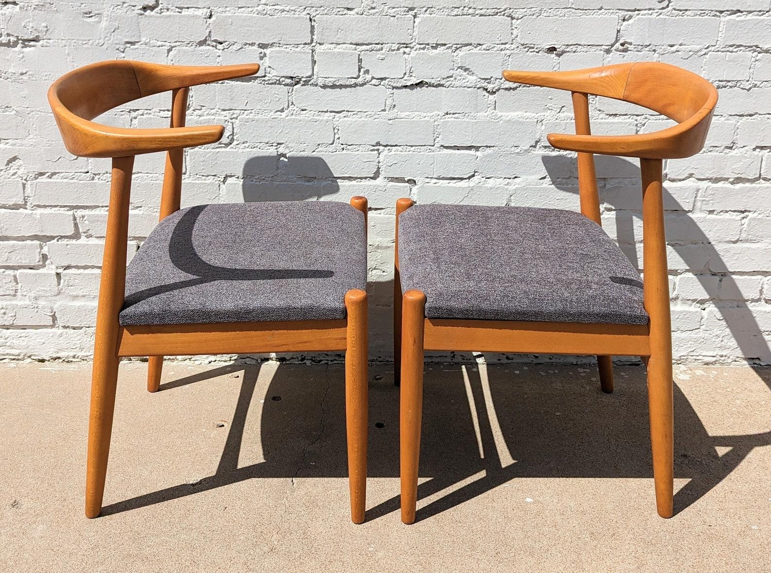 Set of 4 Mid Century Danish Modern Dining Chairs
 
Above average vintage condition and structurally sound. Has some expected slight finish wear and scratching on frames. Frames have some slight discolorations in areas. Upholstery is new. Outdoor