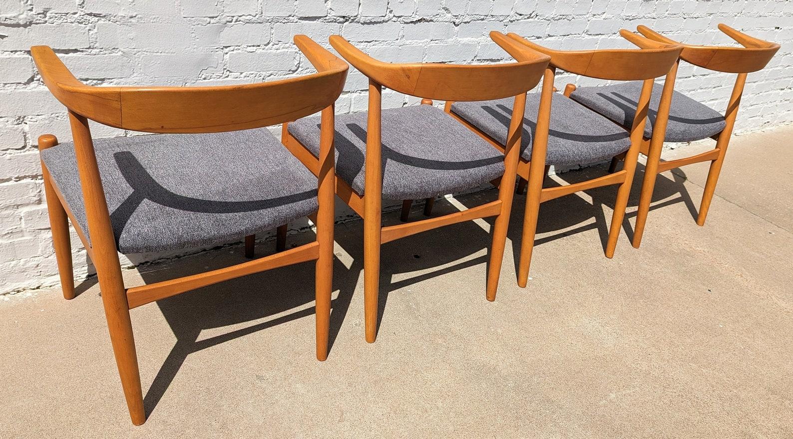 Set of 4 Mid Century Danish Modern Dining Chairs In Good Condition For Sale In Tulsa, OK