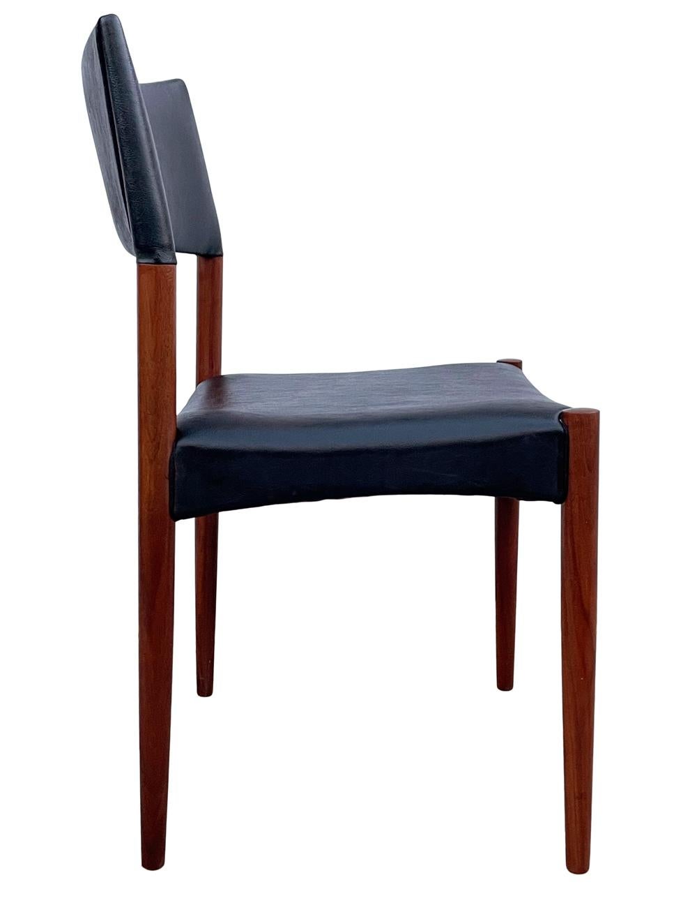 Naugahyde Set of 4 Mid Century Danish Modern Dining Chairs in Teak by Villy Schou Andersen For Sale