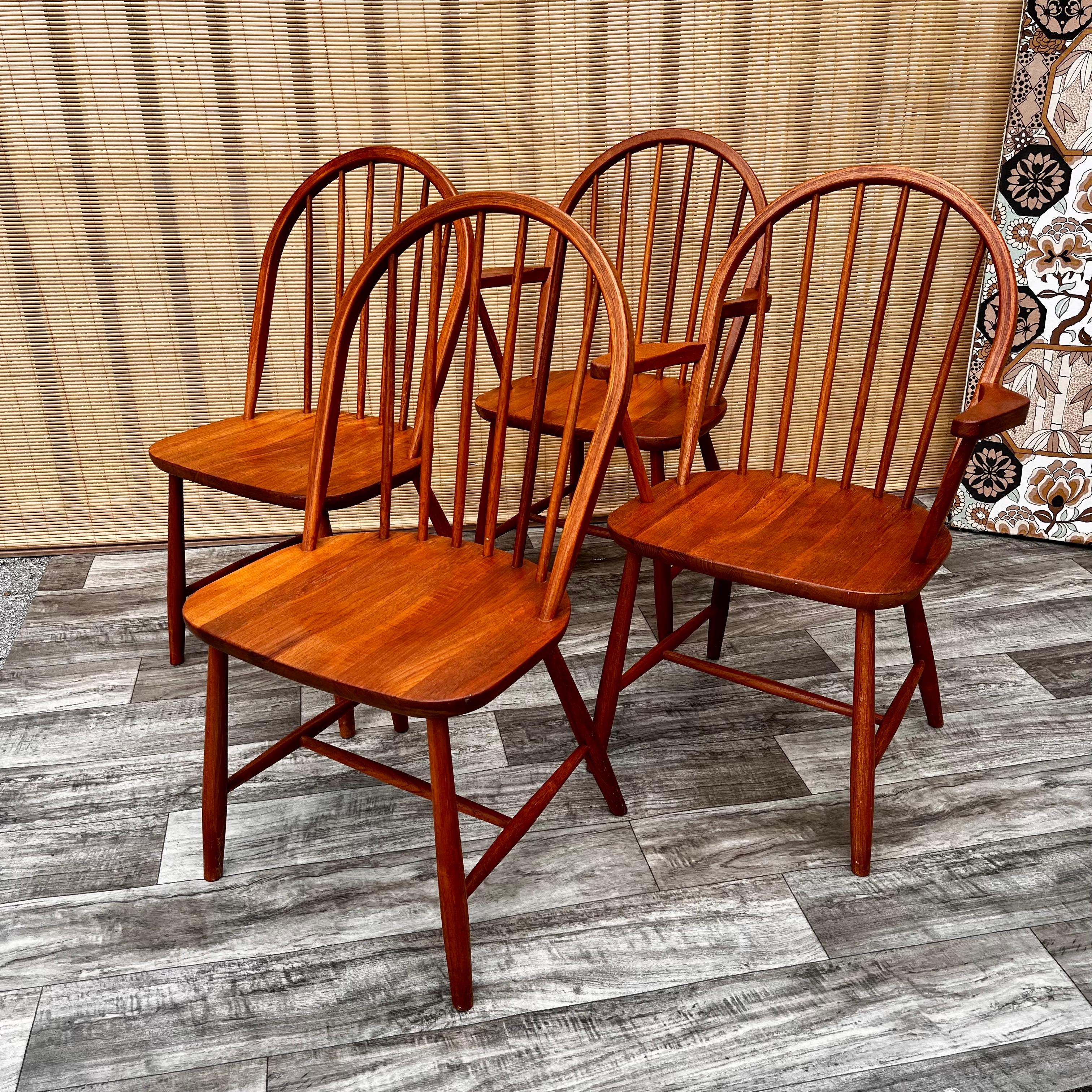 Scandinave moderne Ensemble de 4 chaises de salle à manger en teck moderne danois du milieu du siècle par Tarm Stole Mobelfabrik en vente