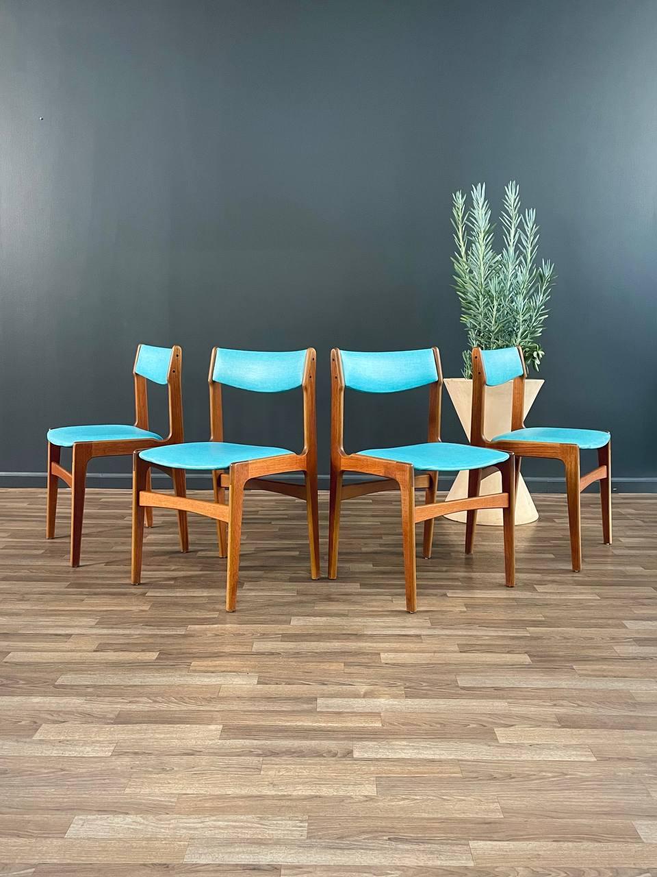 Mid-Century Modern Set of 4 Mid-Century Danish Modern Teak Dining Chairs