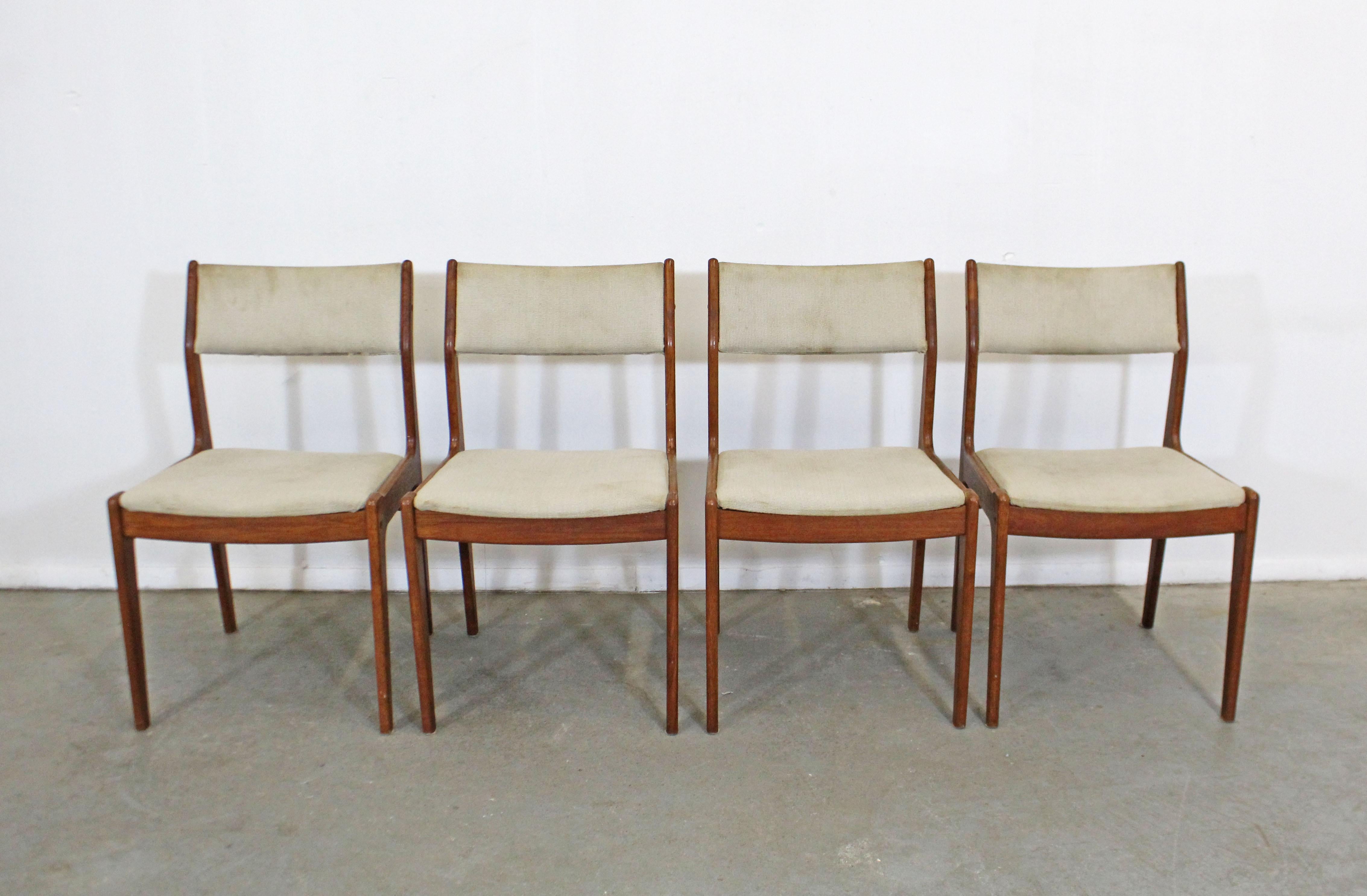 Scandinavian Modern Set of 4 Midcentury Danish Modern Teak Dining Chairs