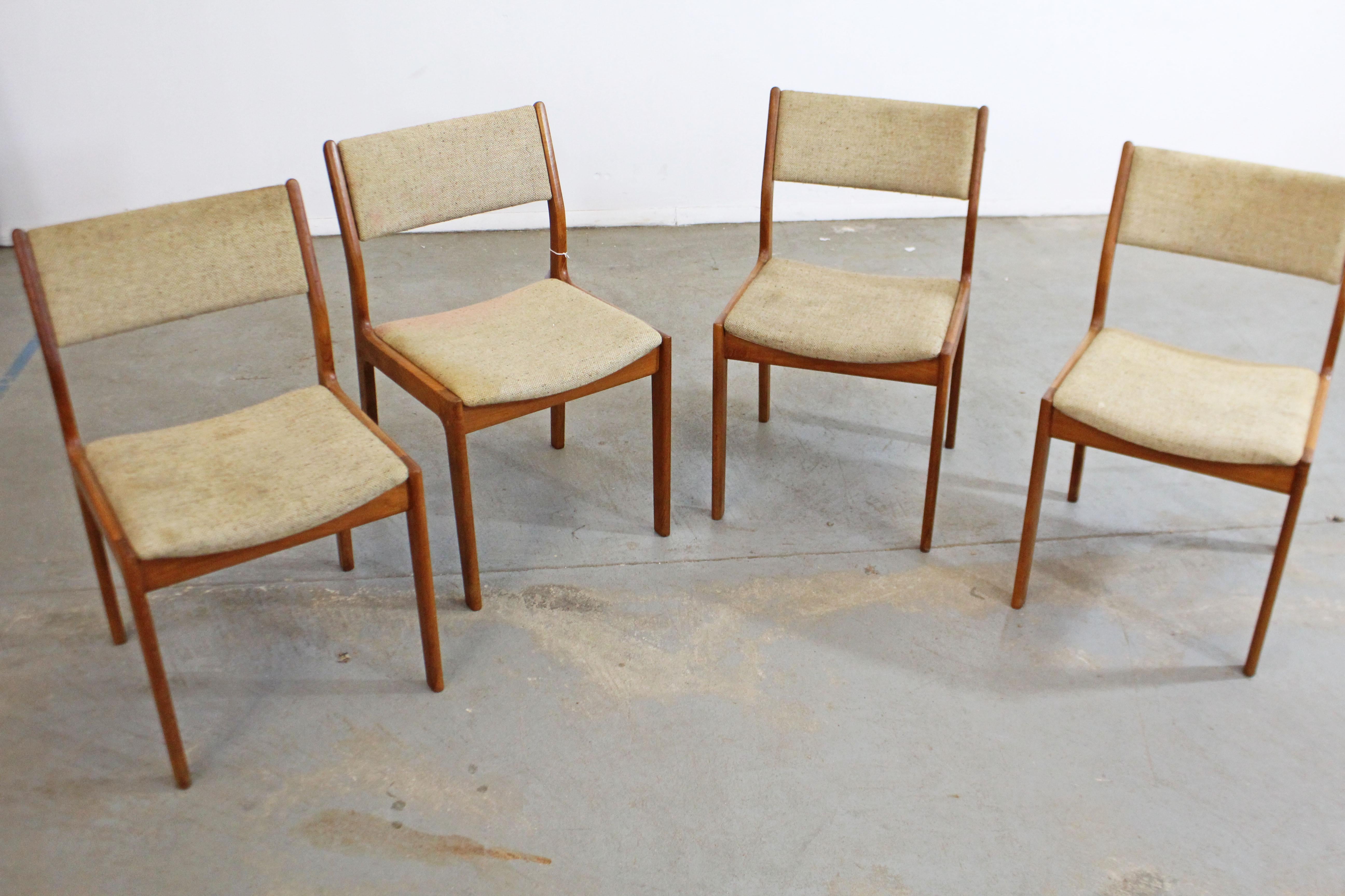 Scandinavian Modern Set of 4 Midcentury Danish Modern Teak Dining Chairs