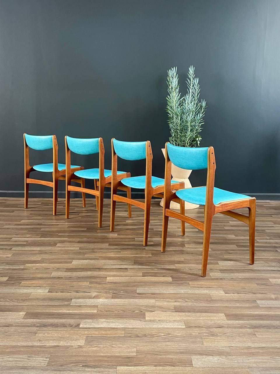 Mid-20th Century Set of 4 Mid-Century Danish Modern Teak Dining Chairs