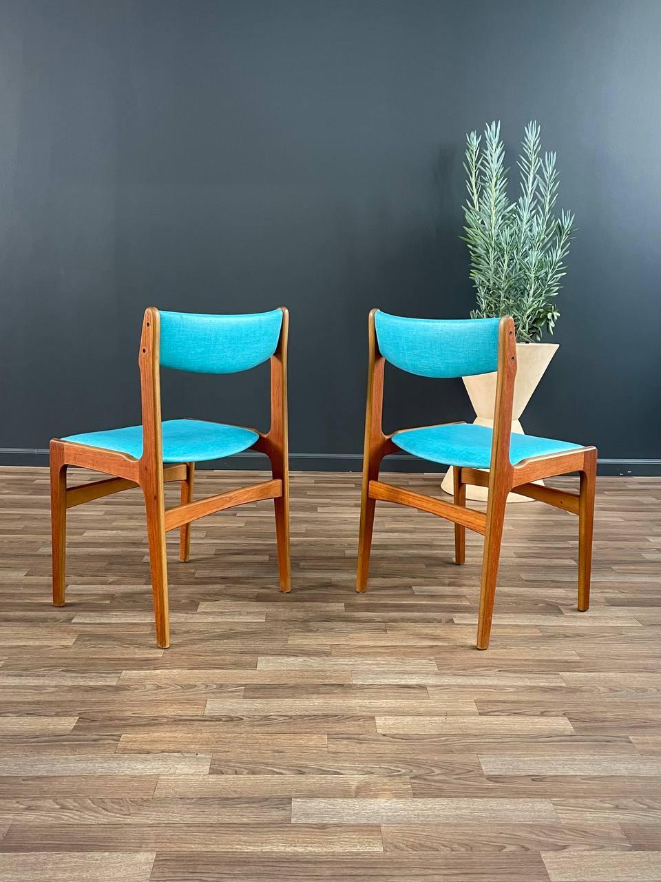 Set of 4 Mid-Century Danish Modern Teak Dining Chairs 3