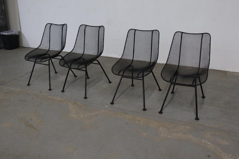 Set of 4 Mid Century Danish Modern Woodard Sculptura Mesh Side Chairs In Good Condition For Sale In Wilmington, DE